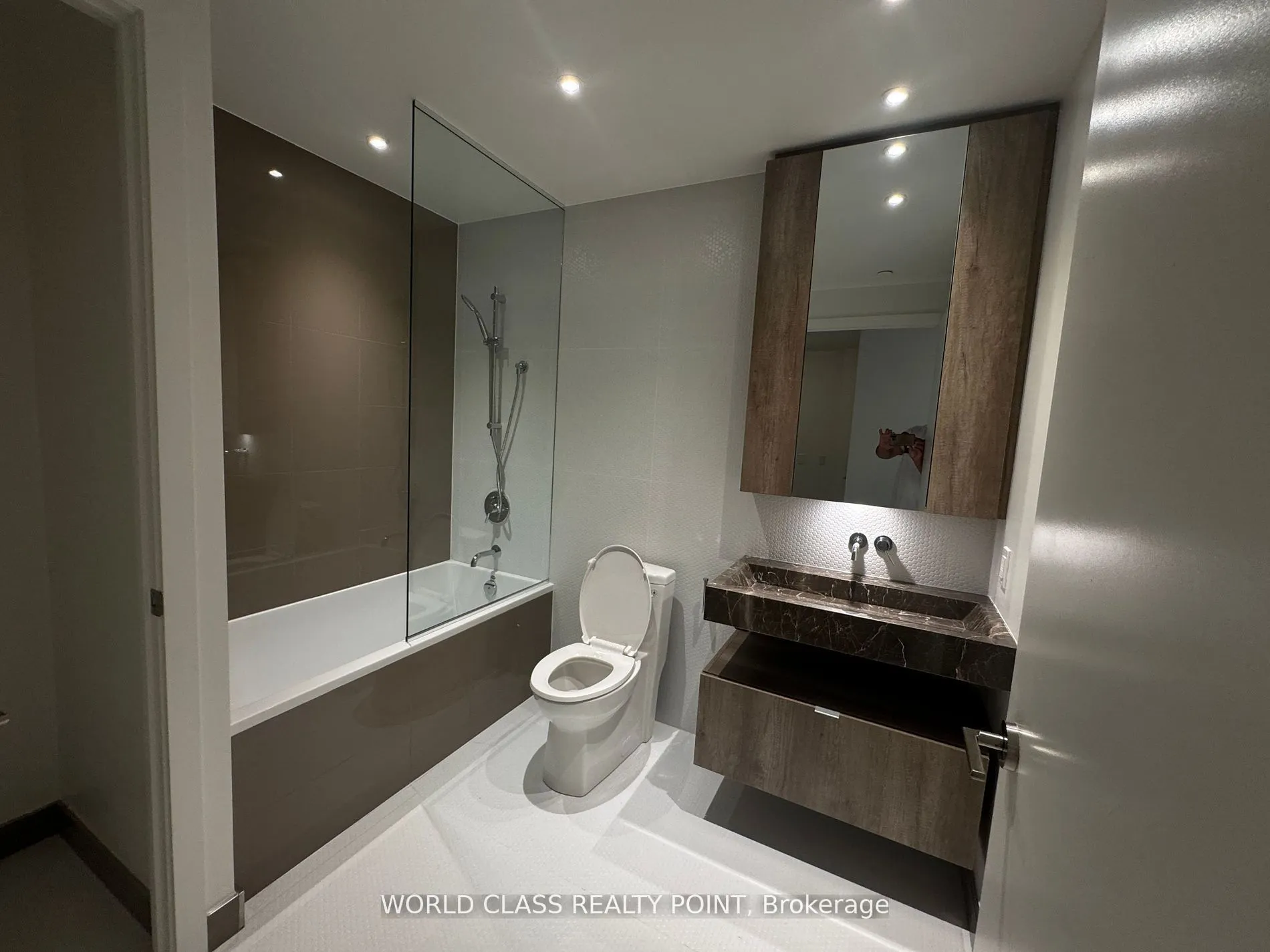11 Yorkville Avenue, #3309
