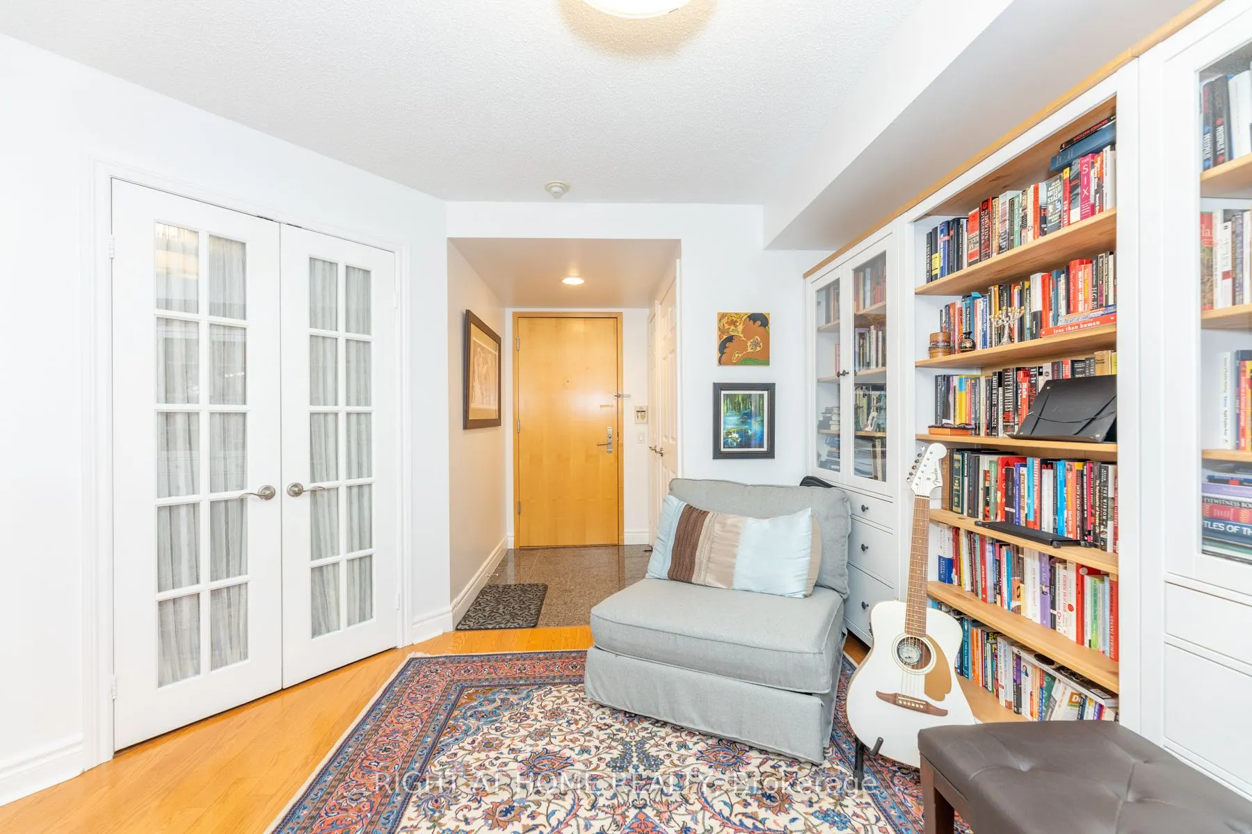 123 Eglinton Avenue E, #813