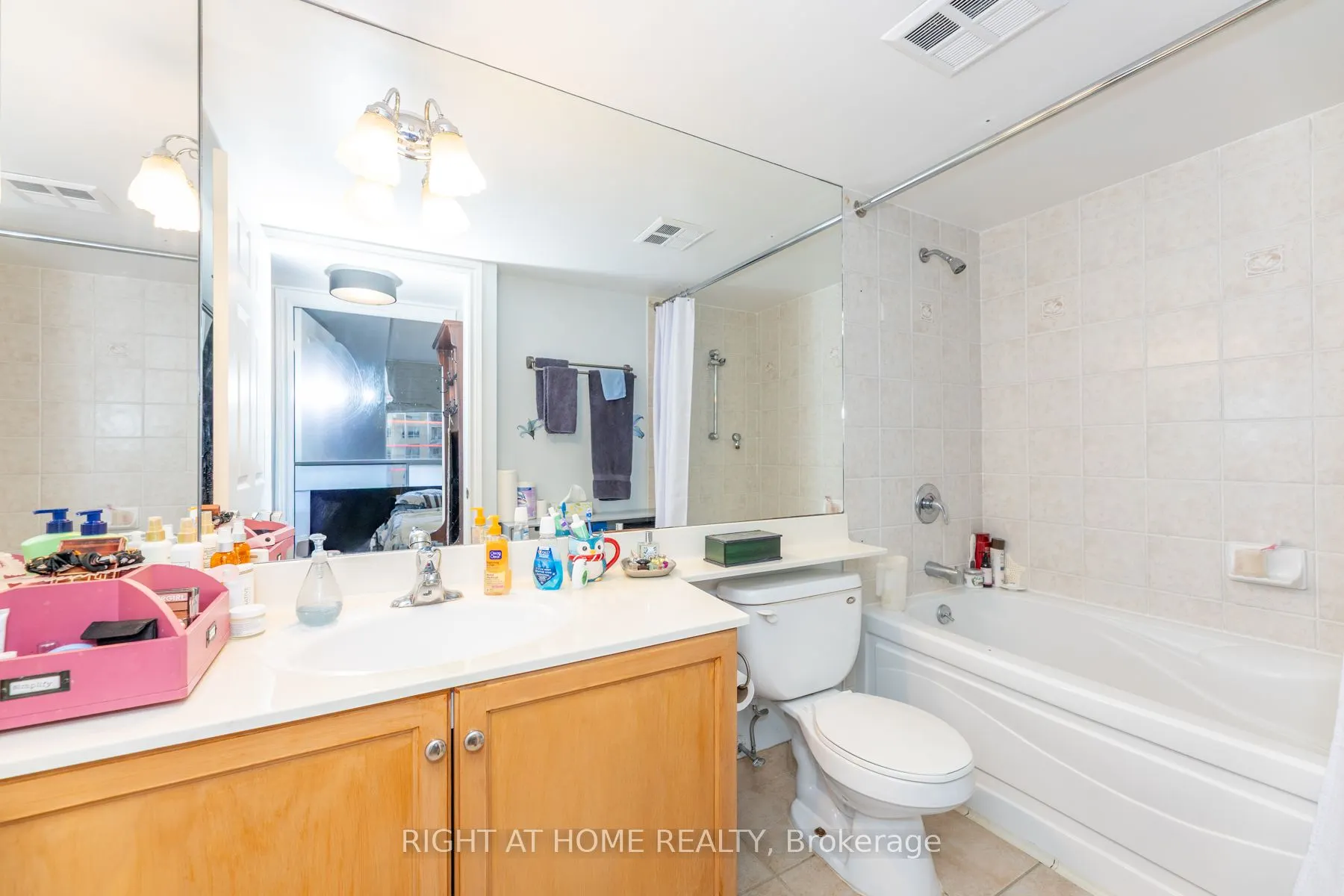 123 Eglinton Avenue E, #813