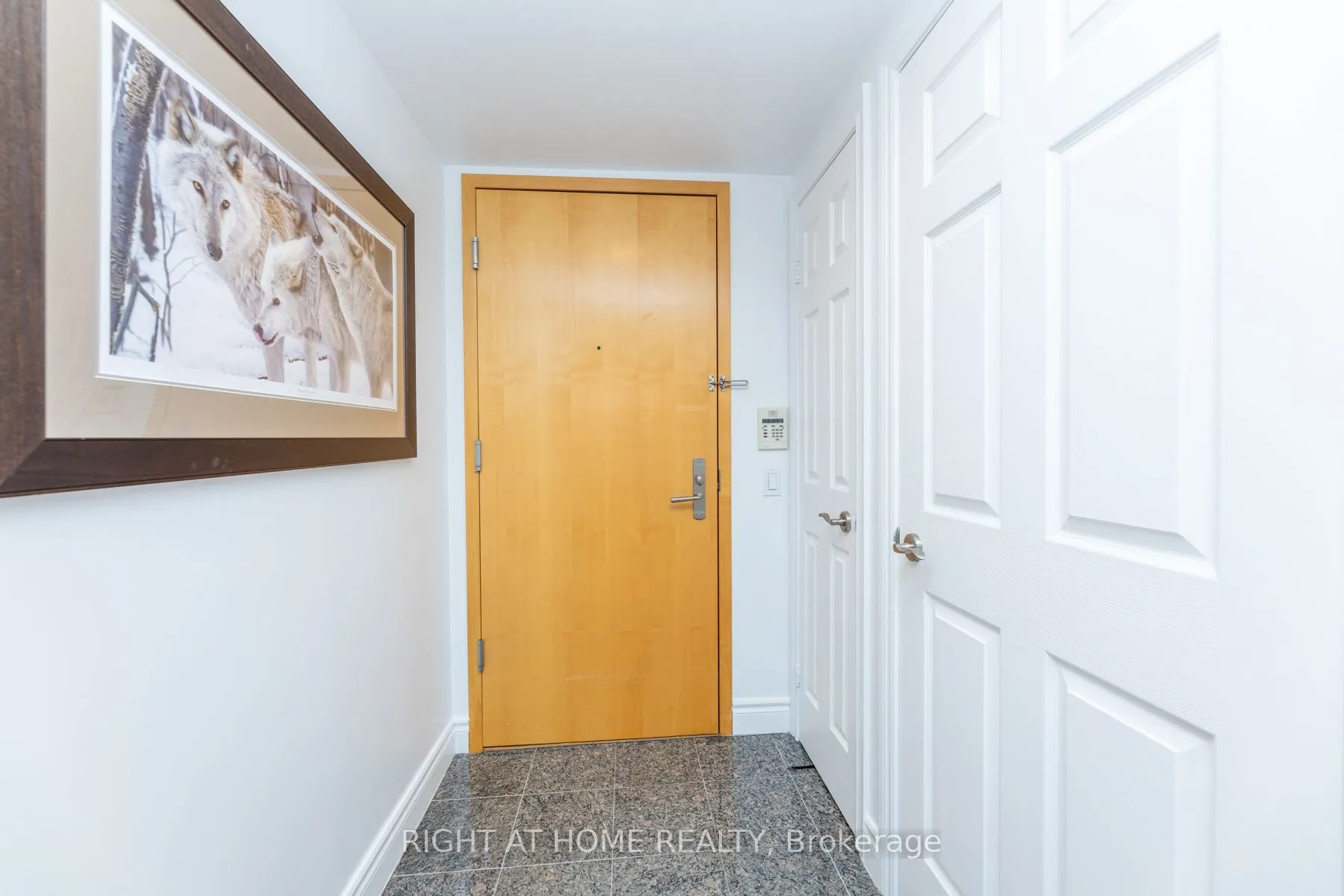 123 Eglinton Avenue E, #813