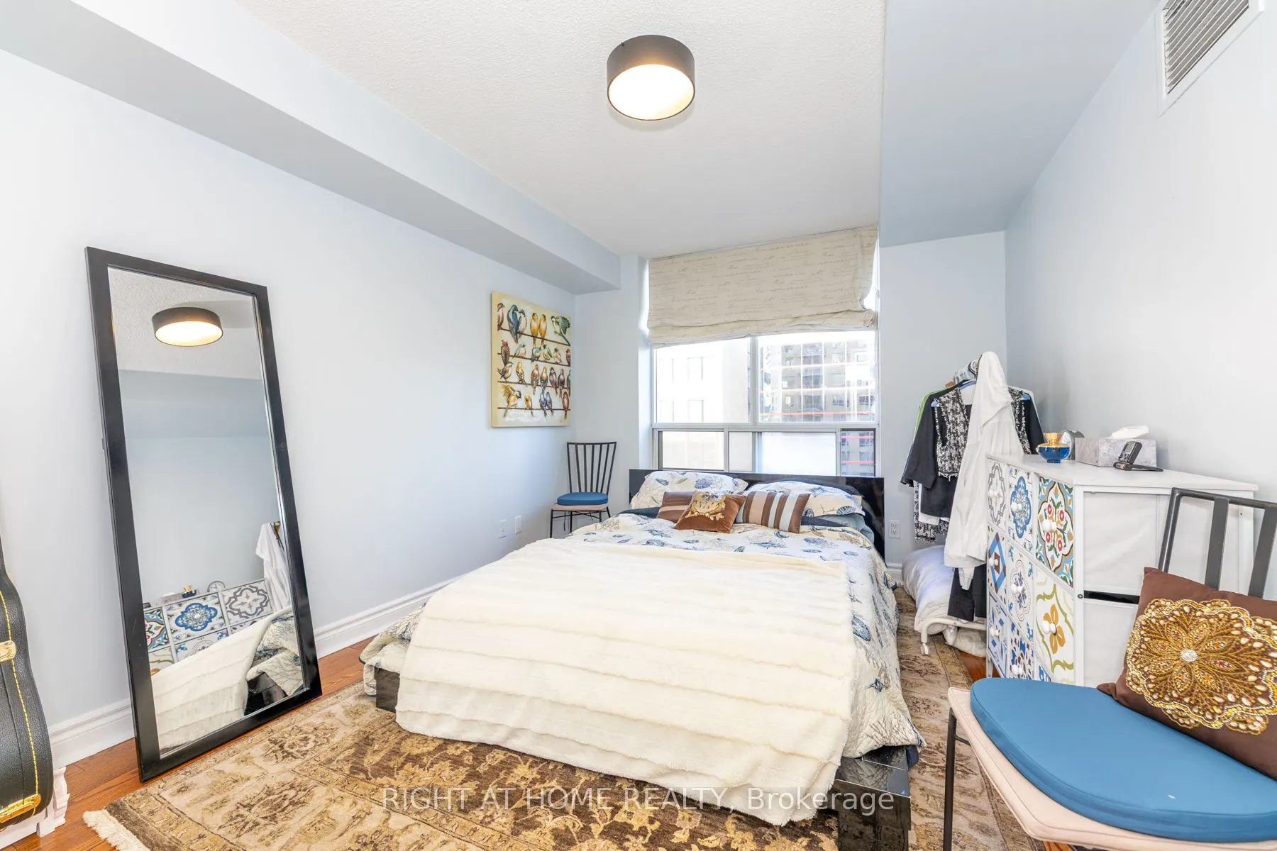 123 Eglinton Avenue E, #813