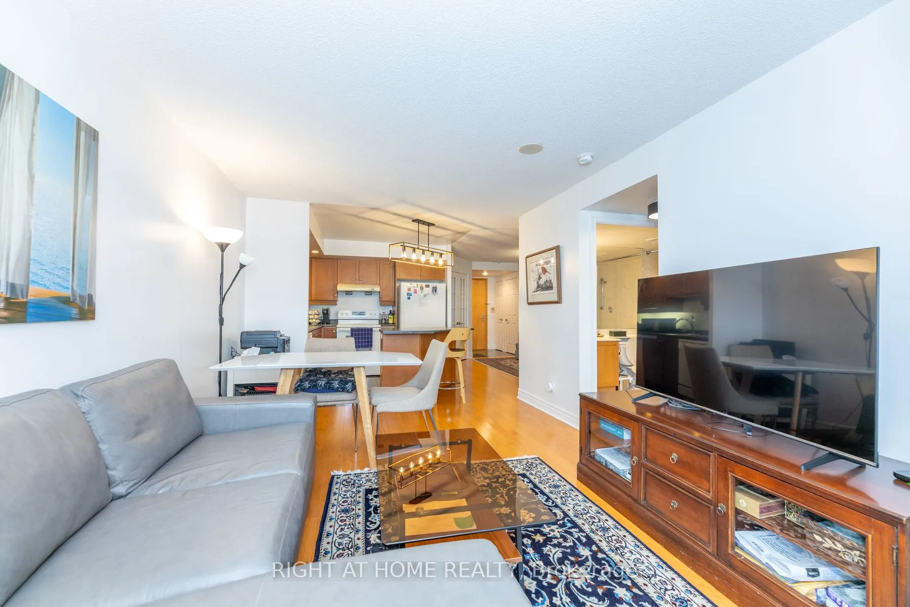 123 Eglinton Avenue E, #813