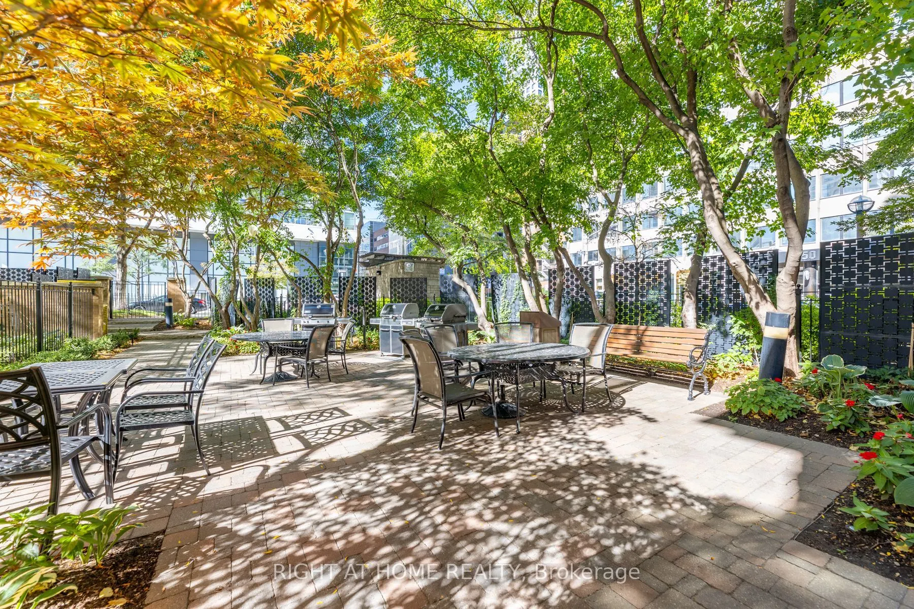 123 Eglinton Avenue E, #813