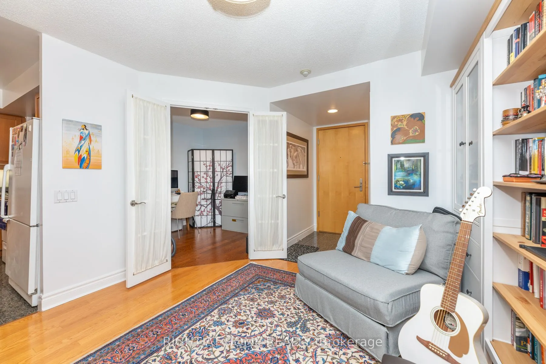 123 Eglinton Avenue E, #813
