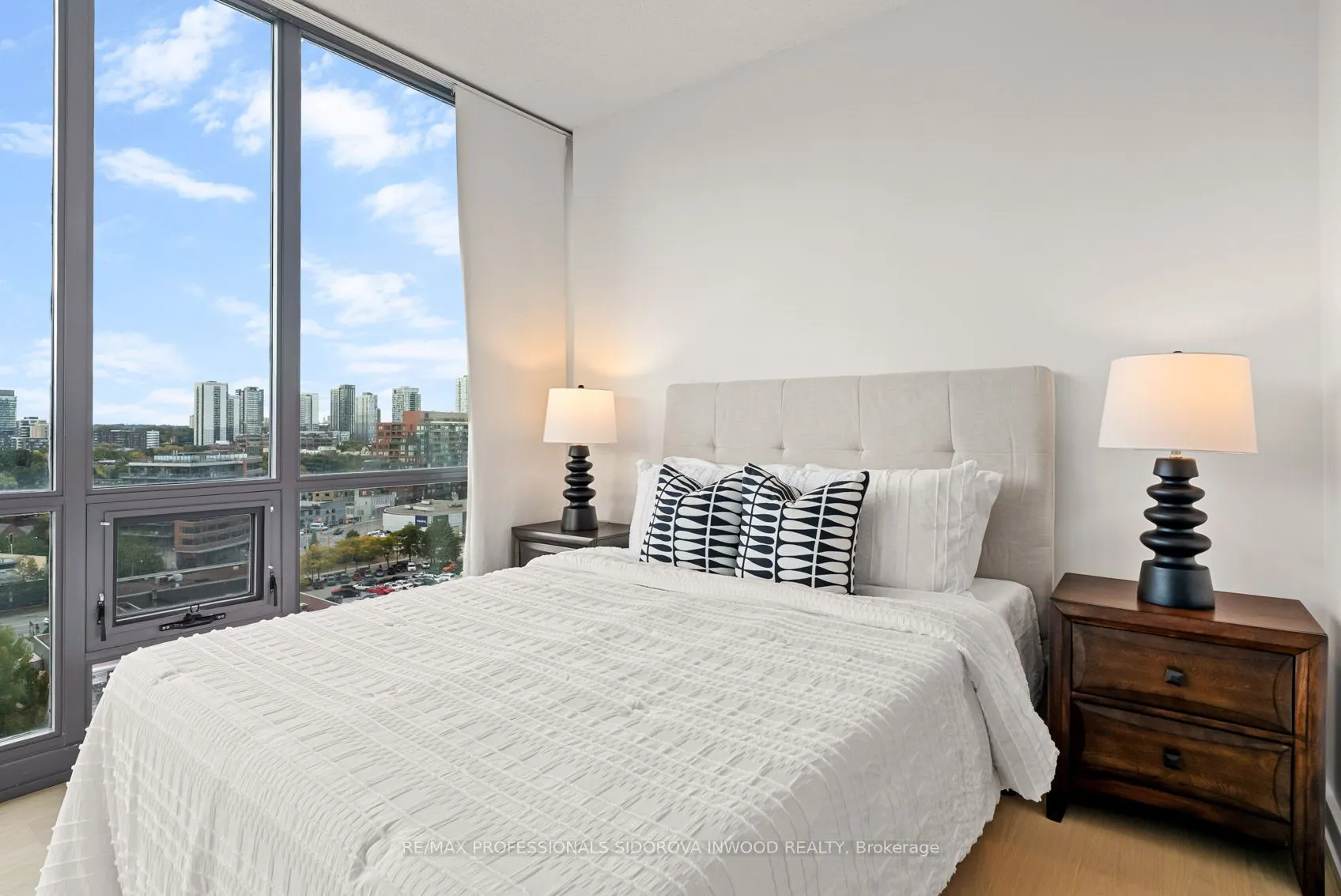 33 Mill Street, #1208