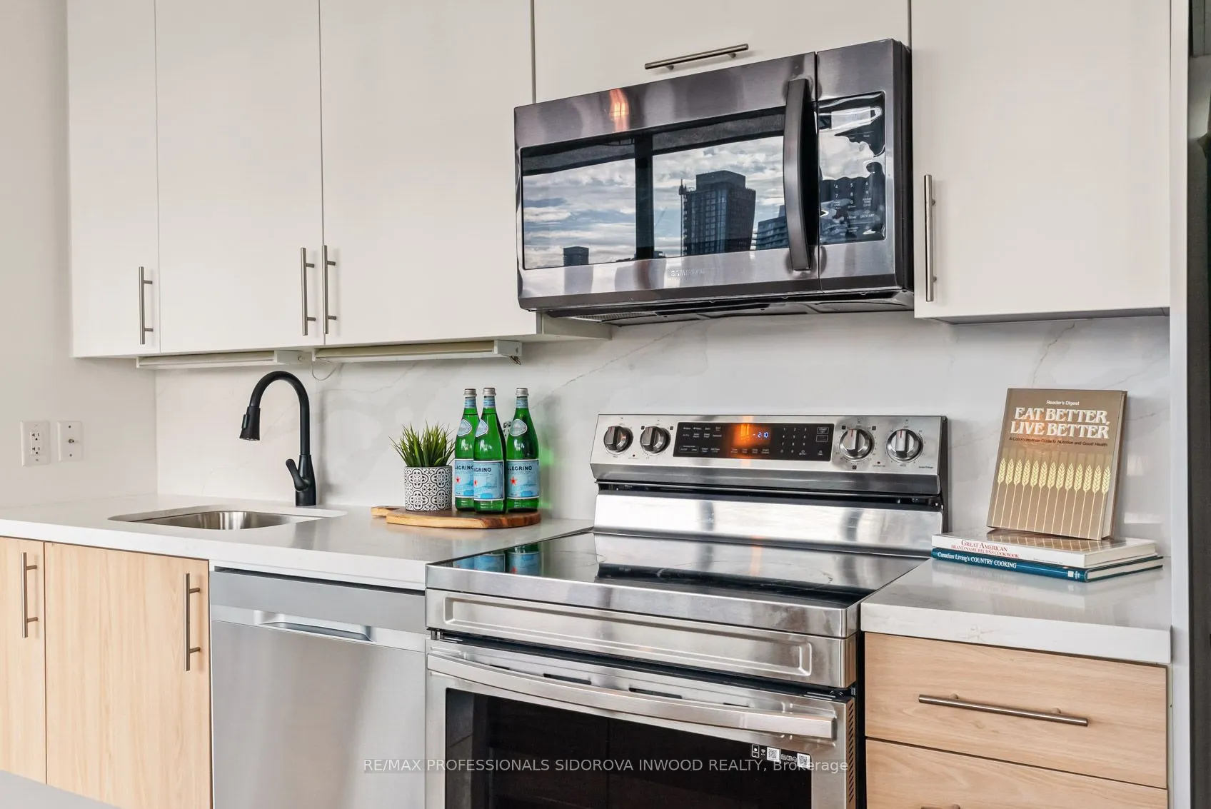 33 Mill Street, #1208