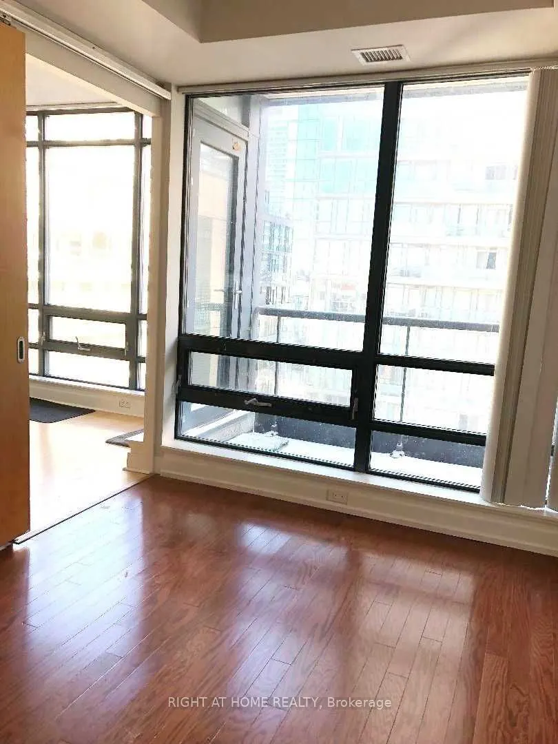 438 King Street W, #1302