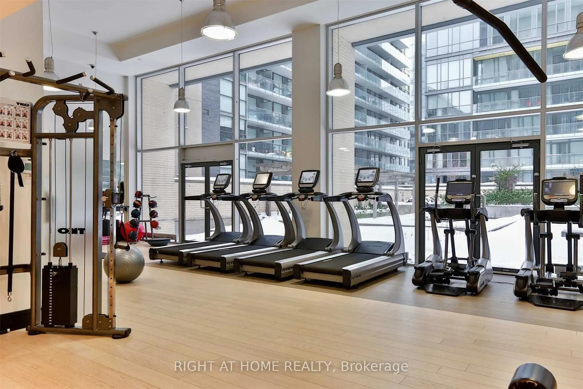 438 King Street W, #1302