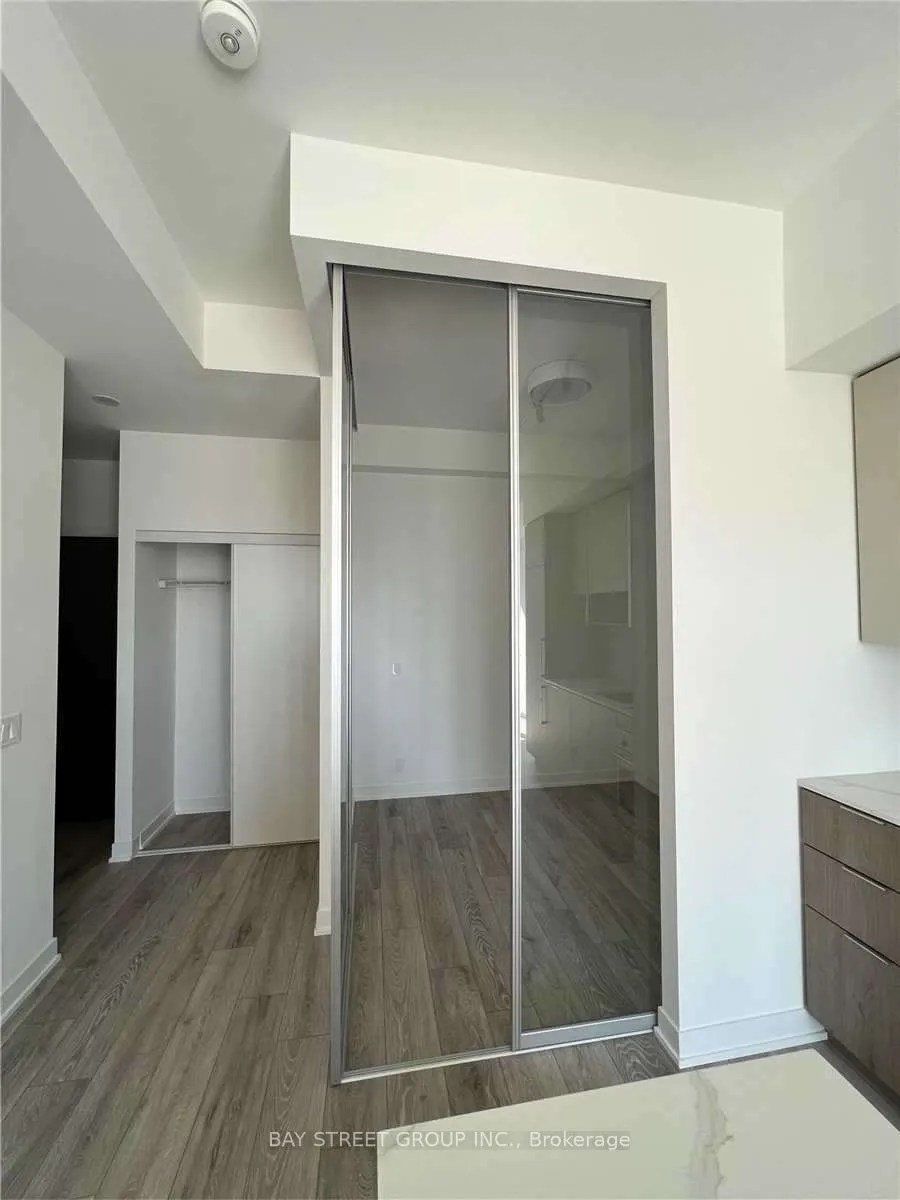 15 Holmes Avenue, #1601