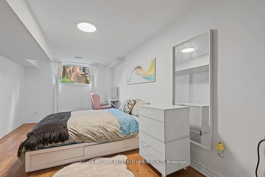 4 Saddletree Drive