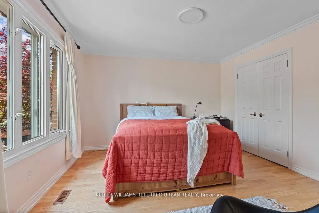 4 Saddletree Drive