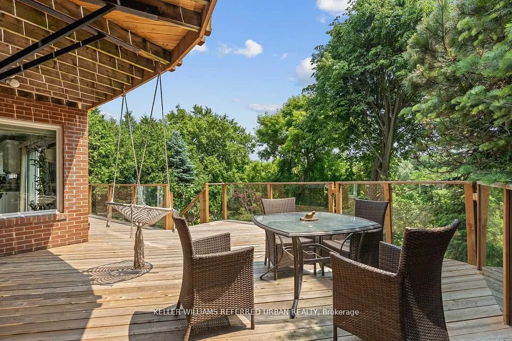 4 Saddletree Drive