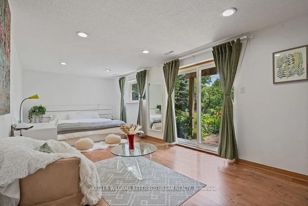 4 Saddletree Drive