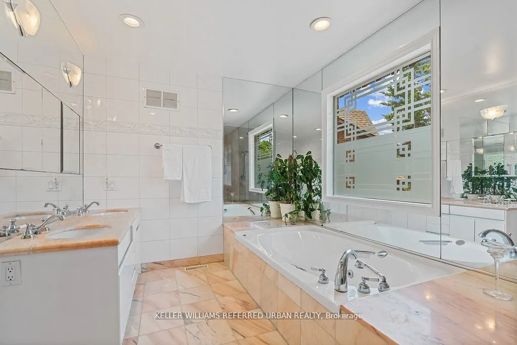 4 Saddletree Drive