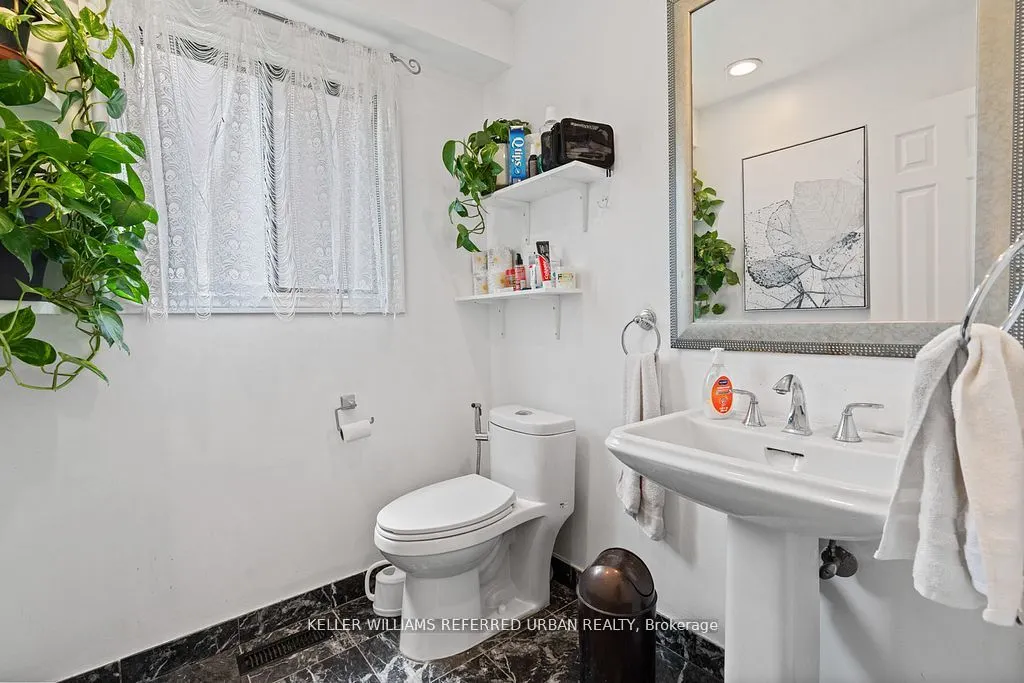 4 Saddletree Drive