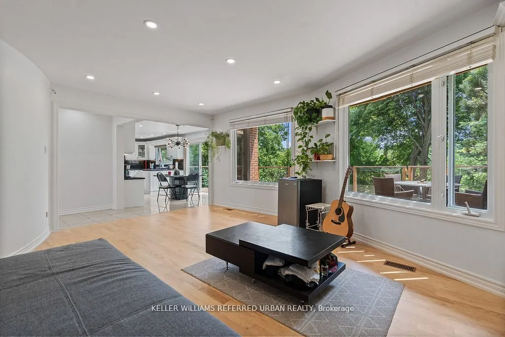 4 Saddletree Drive