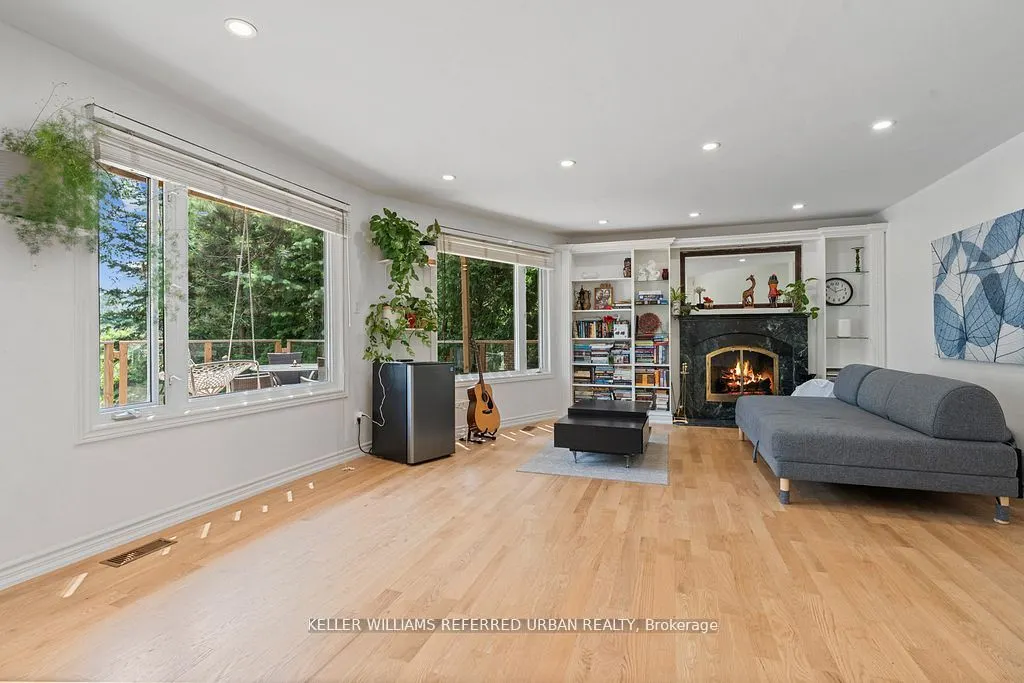 4 Saddletree Drive