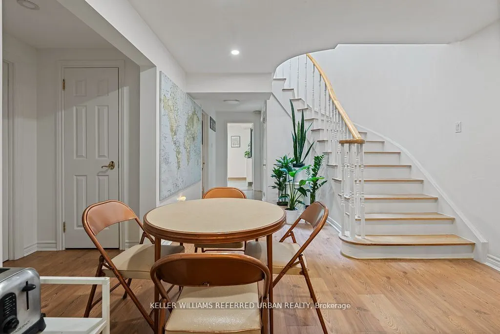 4 Saddletree Drive