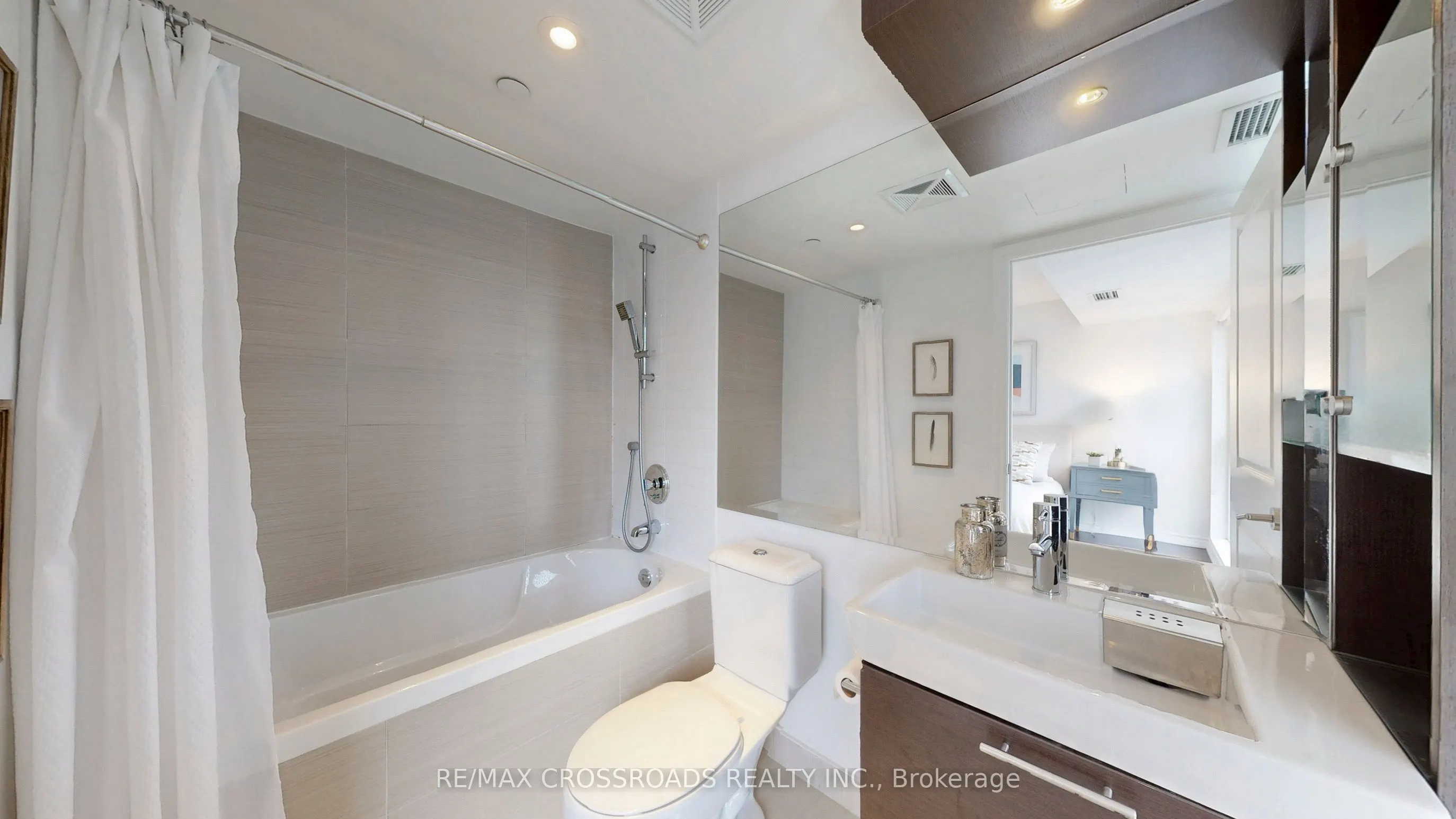 386 Yonge Street, #1602