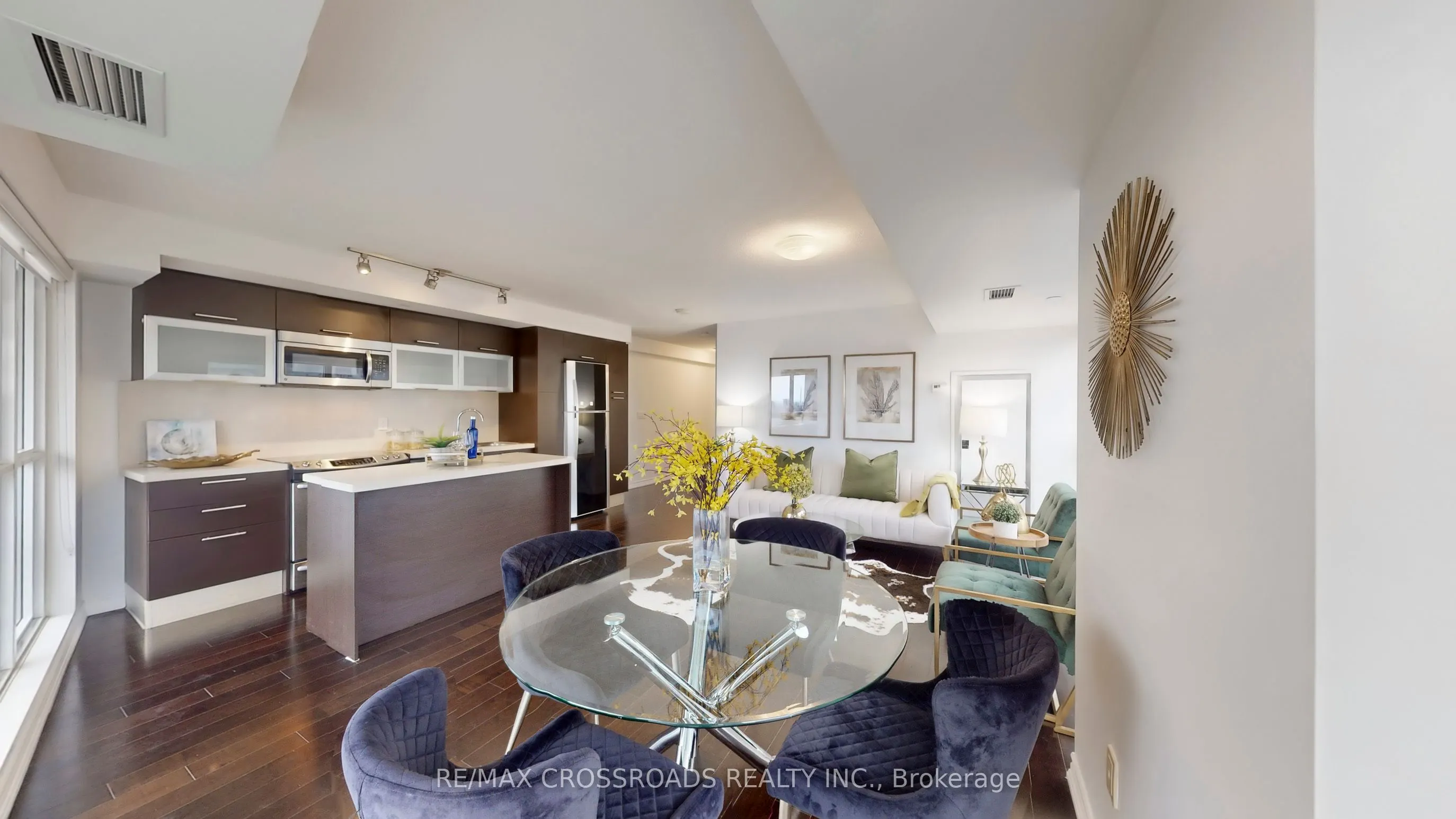 386 Yonge Street, #1602