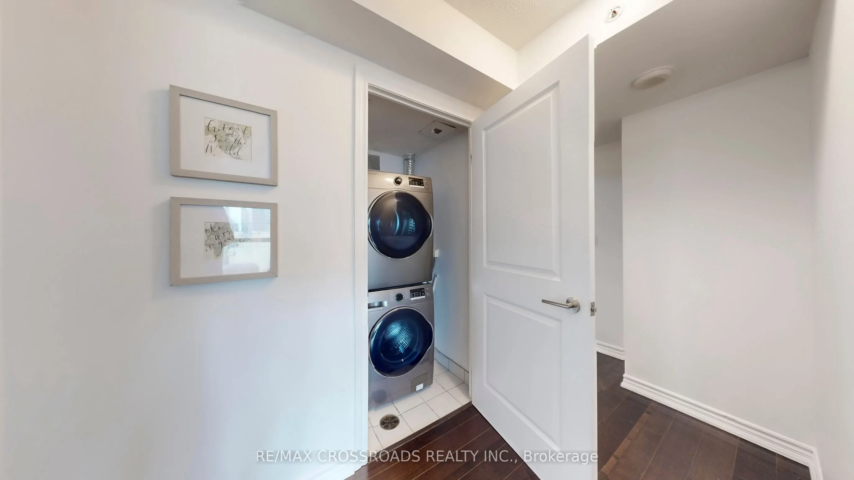 386 Yonge Street, #1602