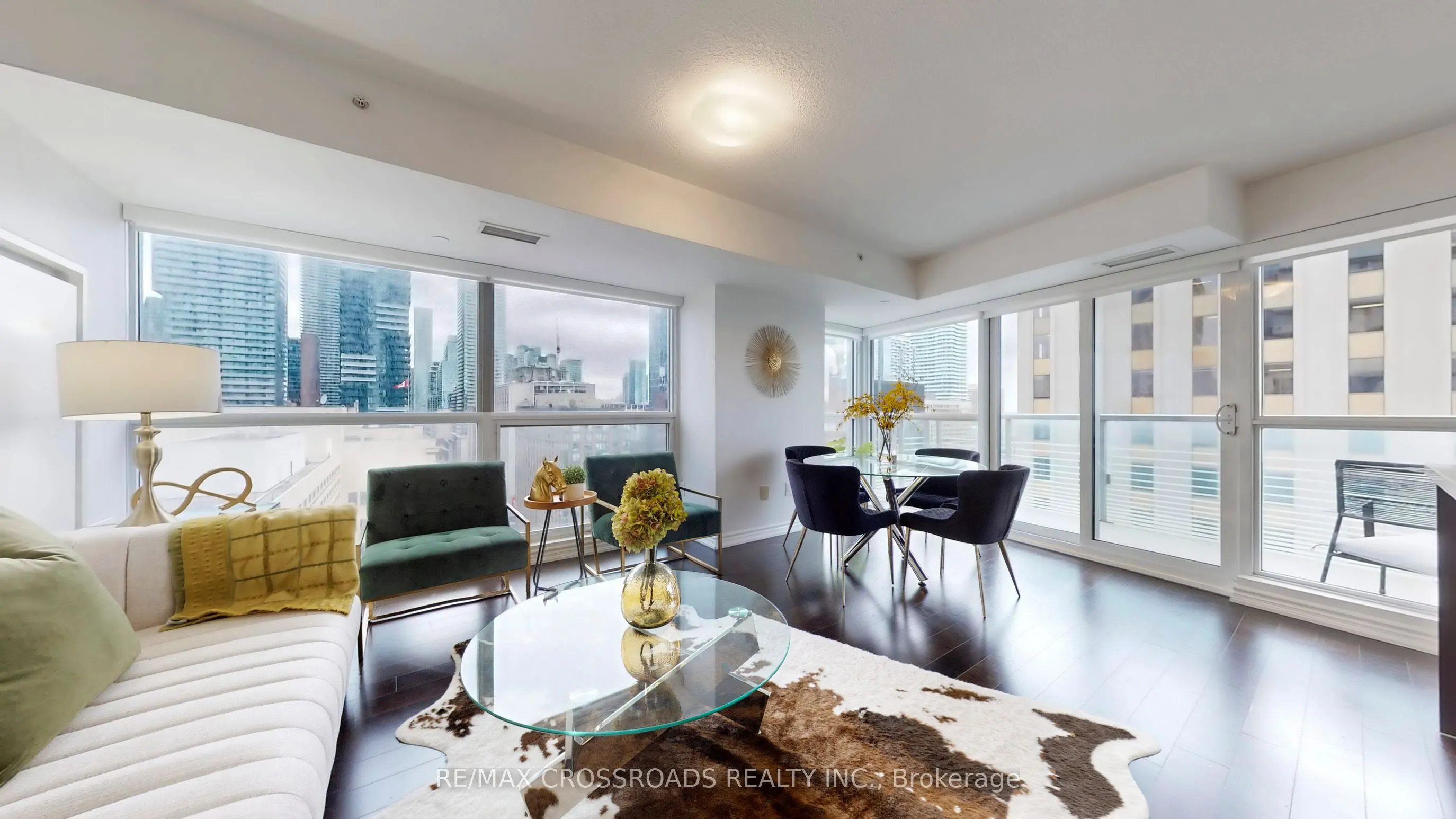 386 Yonge Street, #1602