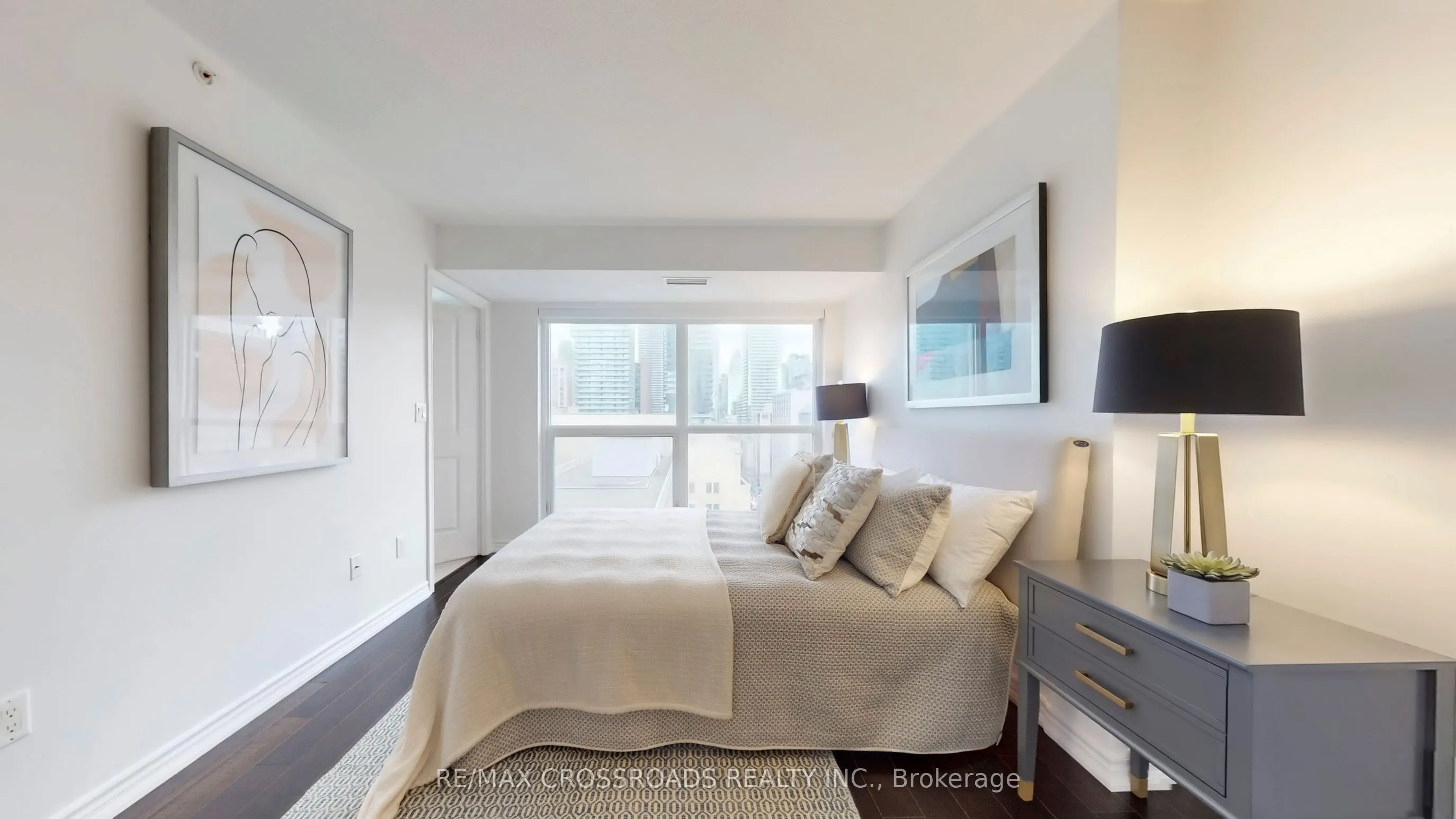 386 Yonge Street, #1602