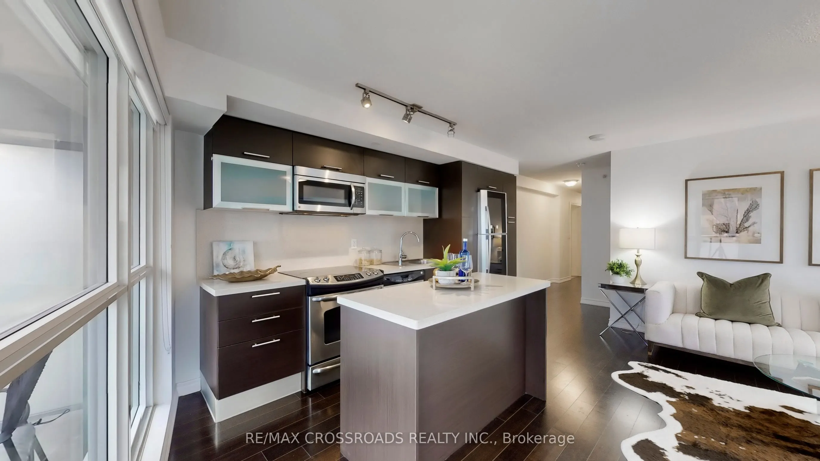 386 Yonge Street, #1602