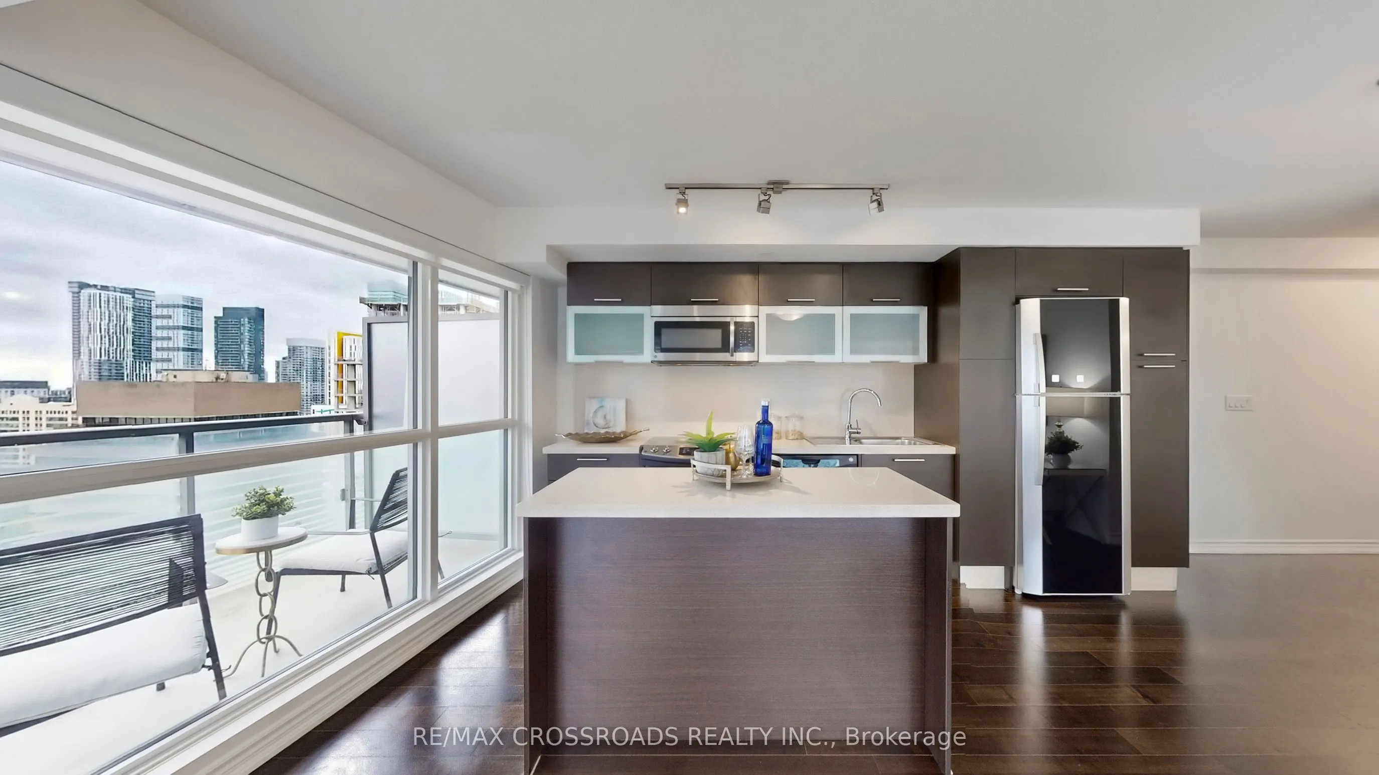 386 Yonge Street, #1602