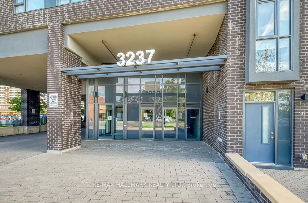 3237 Bayview Avenue W, #302