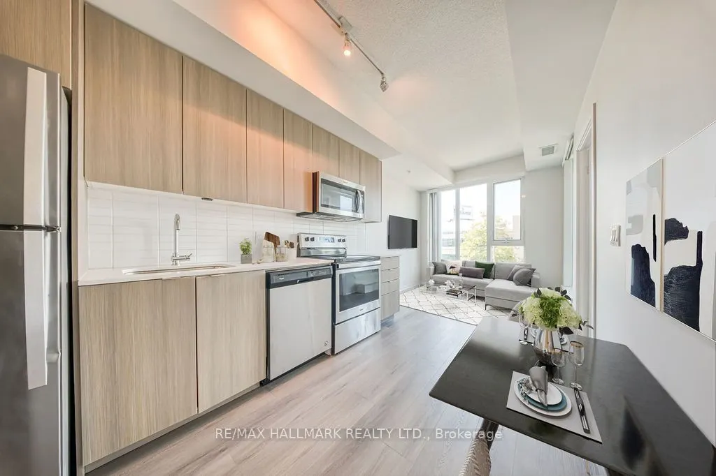 3237 Bayview Avenue W, #302