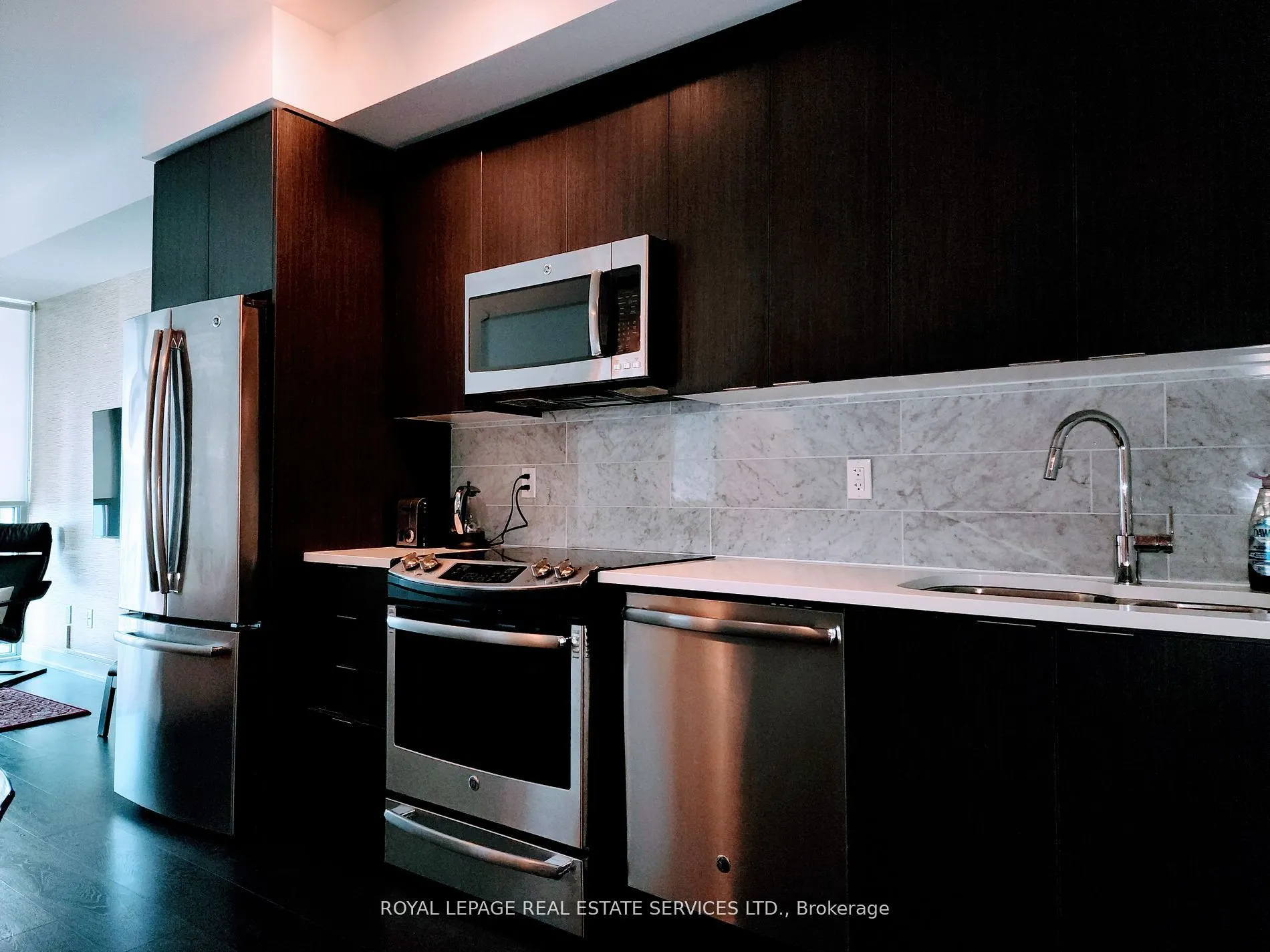 50 Bruyeres Mews, #517