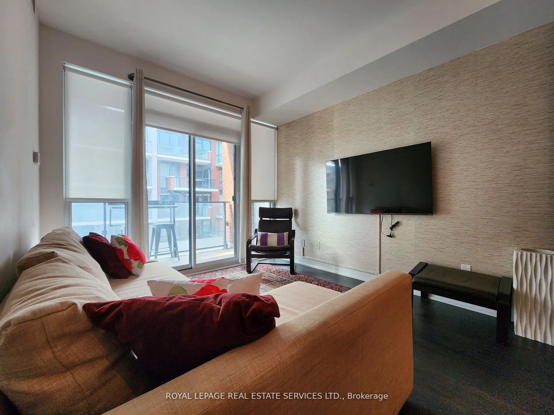 50 Bruyeres Mews, #517