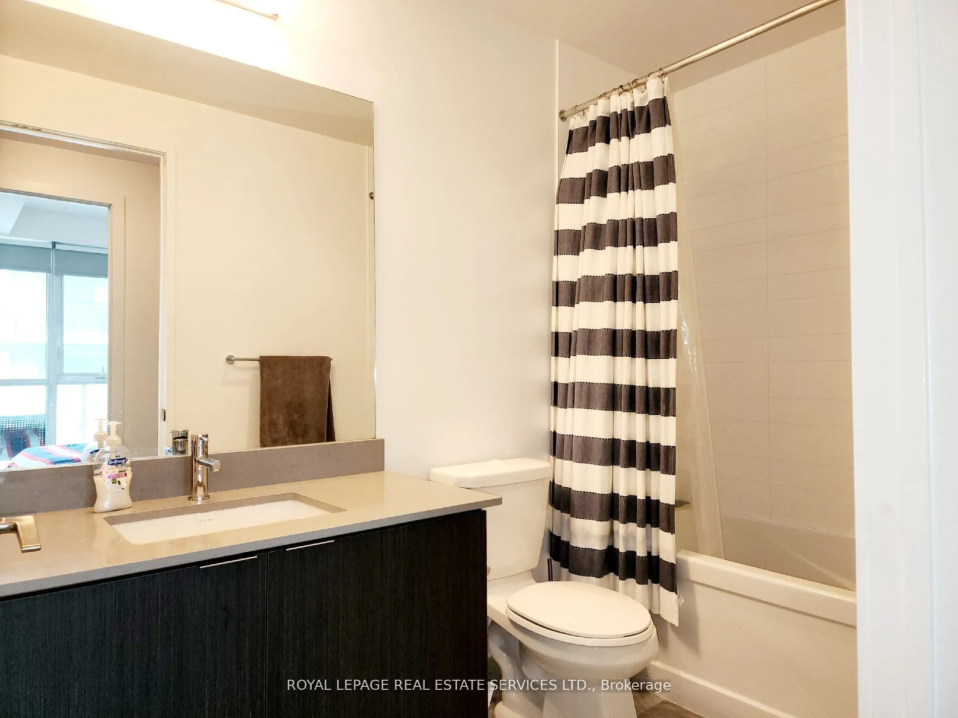 50 Bruyeres Mews, #517