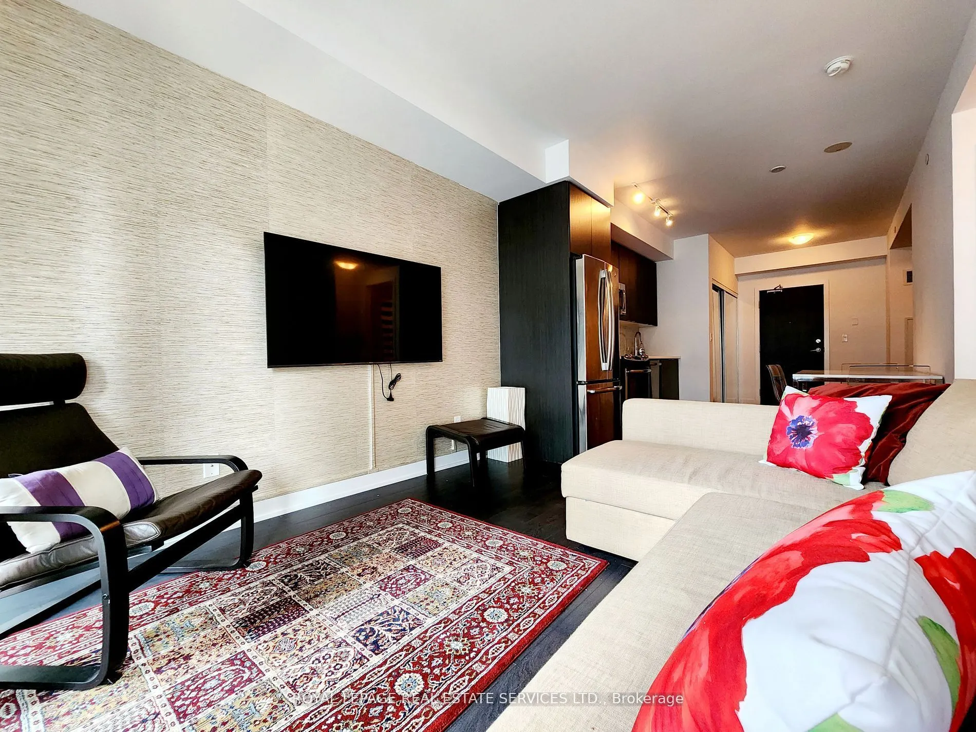 50 Bruyeres Mews, #517