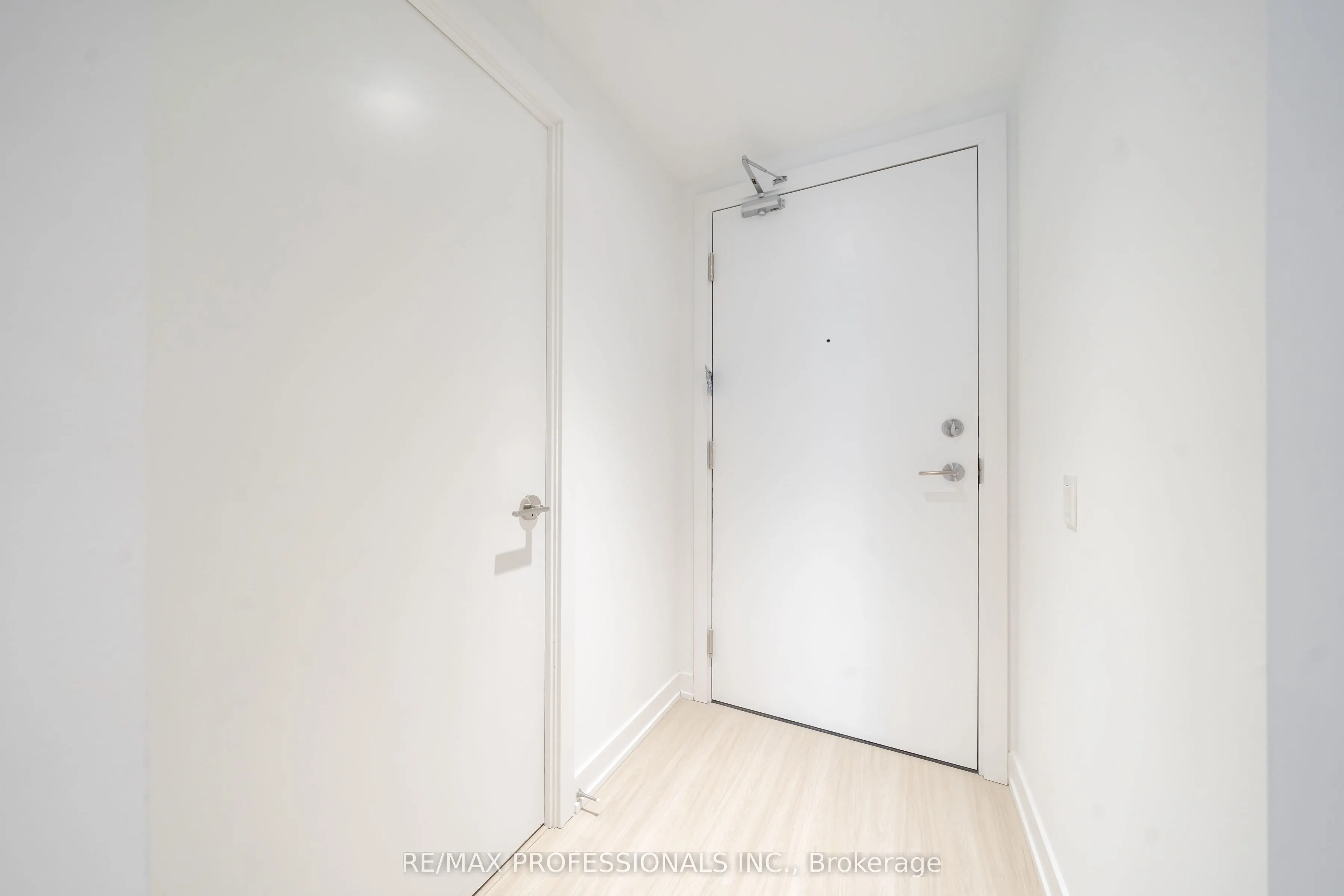 8 Wellesley Street W, #4206