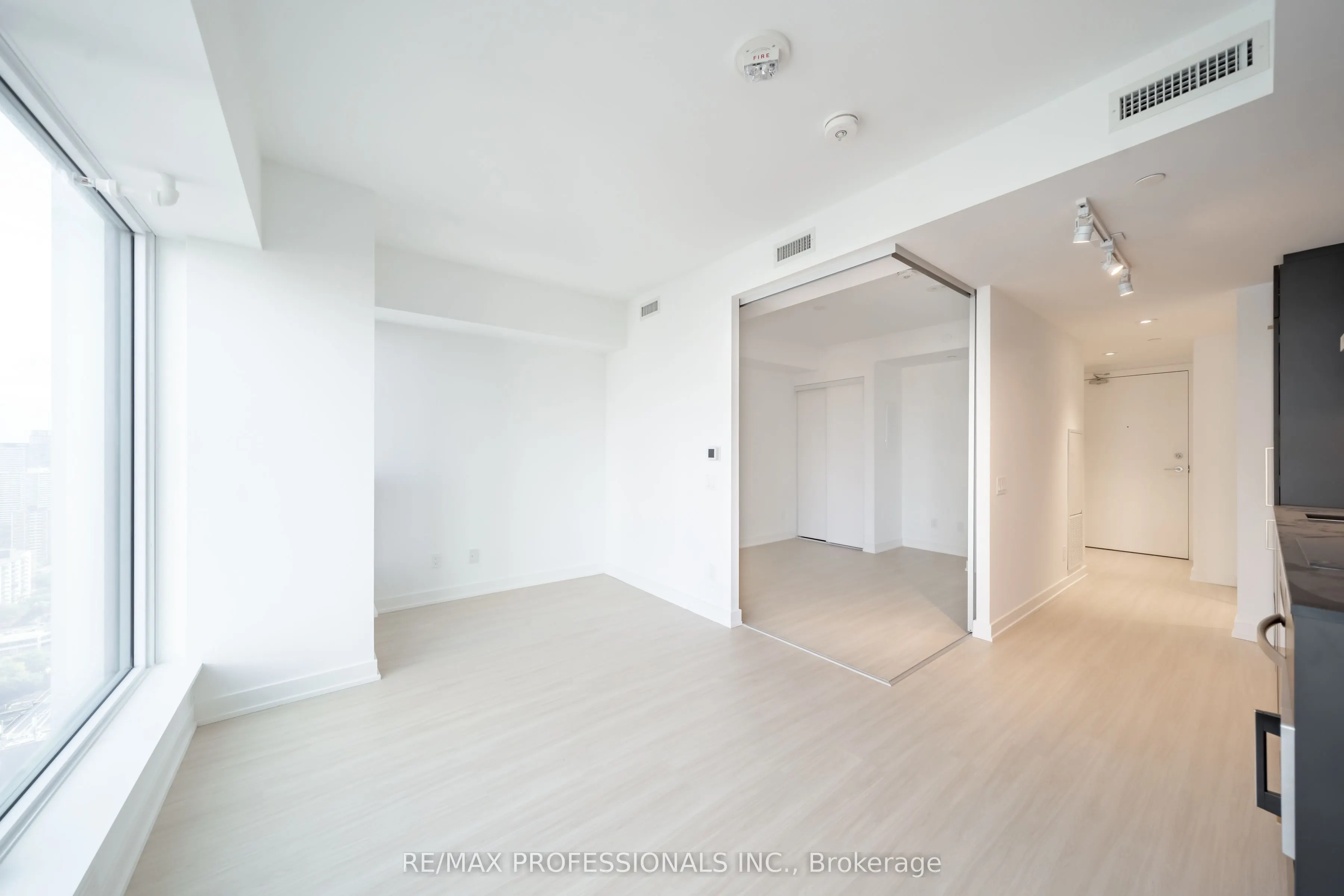 8 Wellesley Street W, #4206