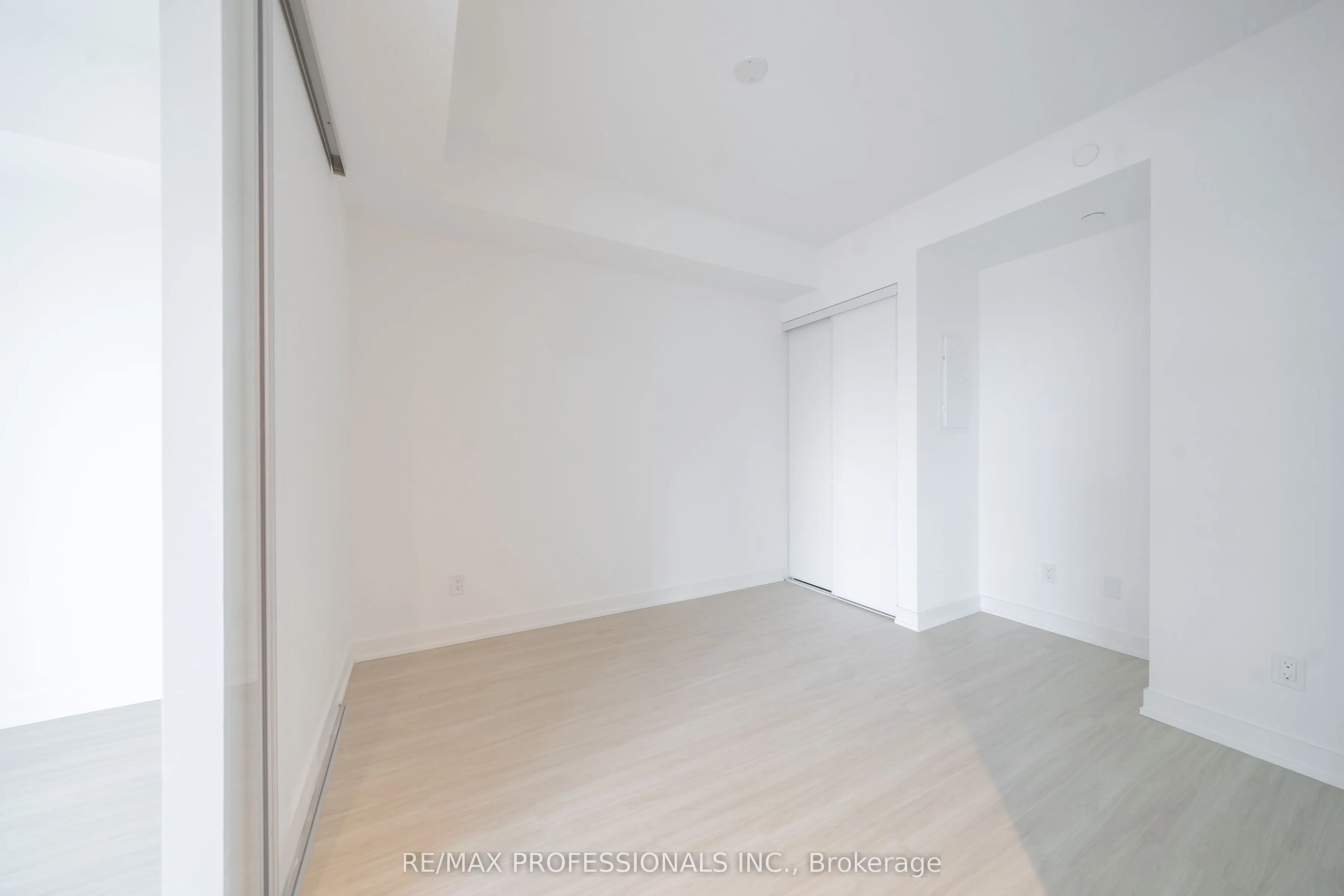 8 Wellesley Street W, #4206
