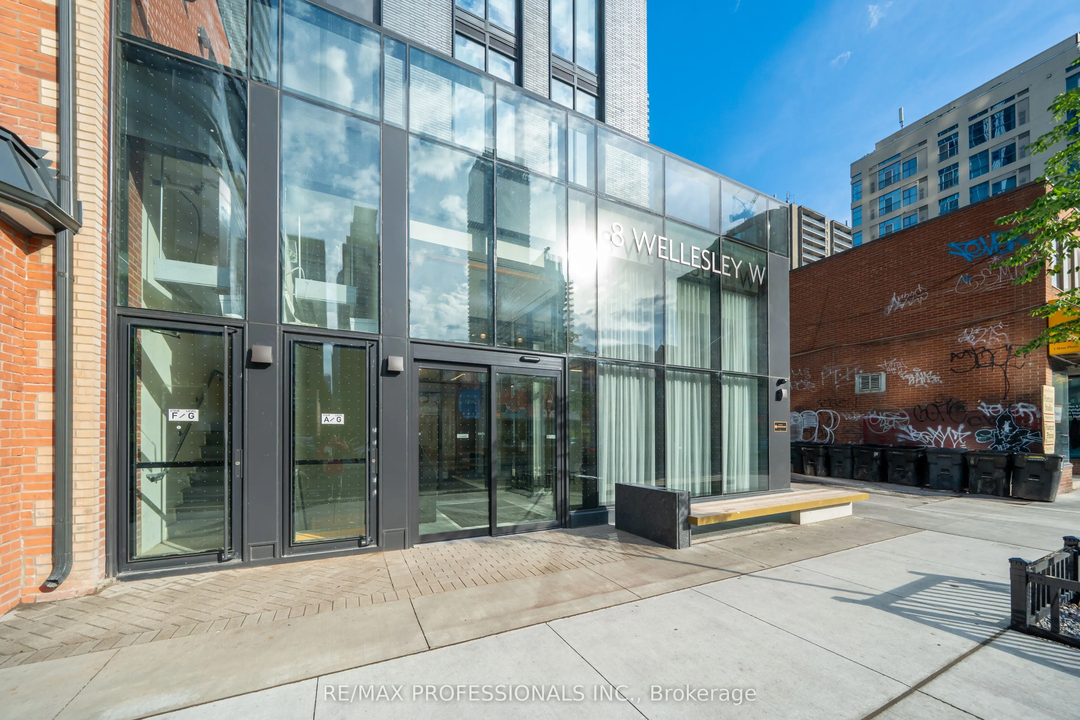 8 Wellesley Street W, #4206