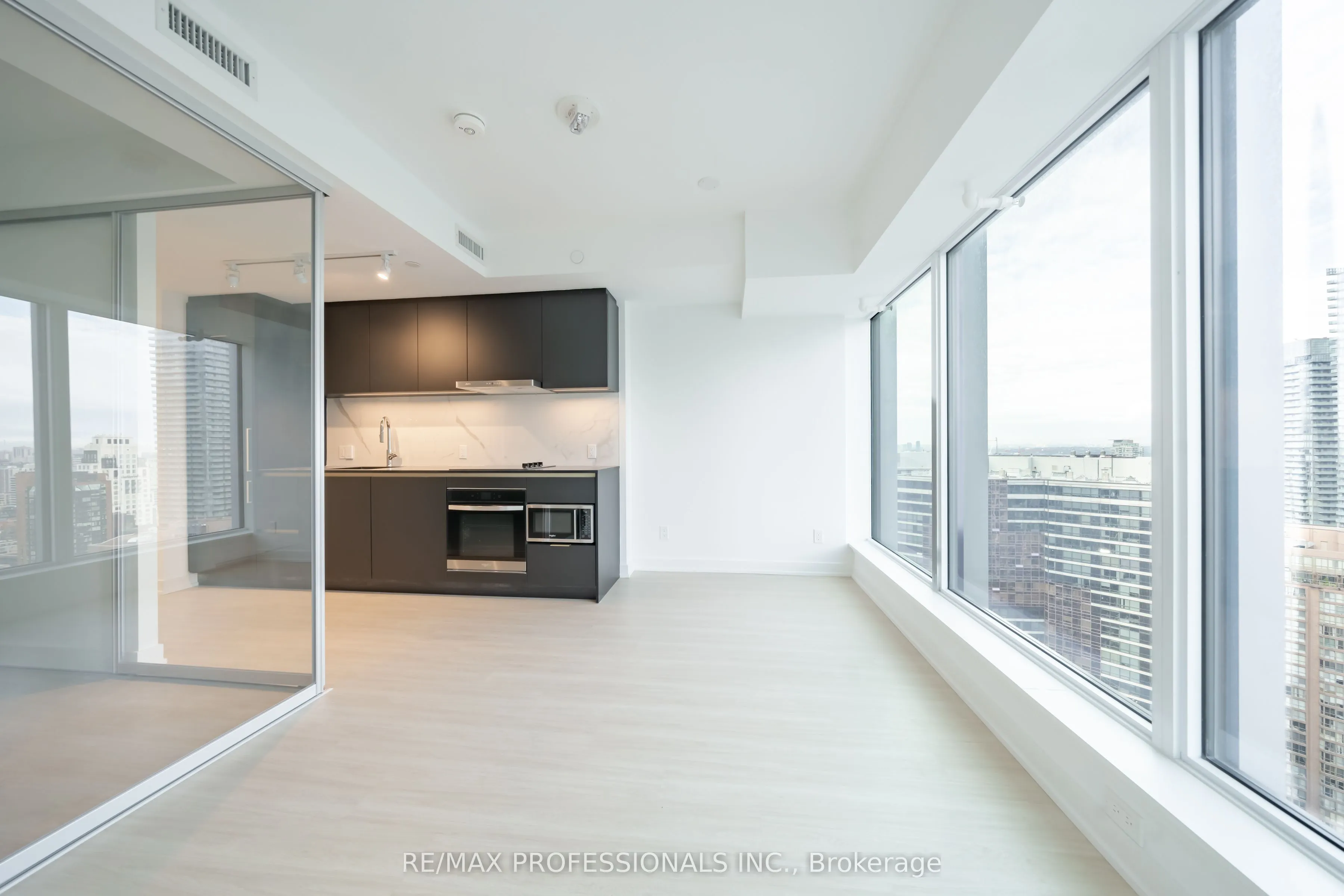 8 Wellesley Street W, #4206