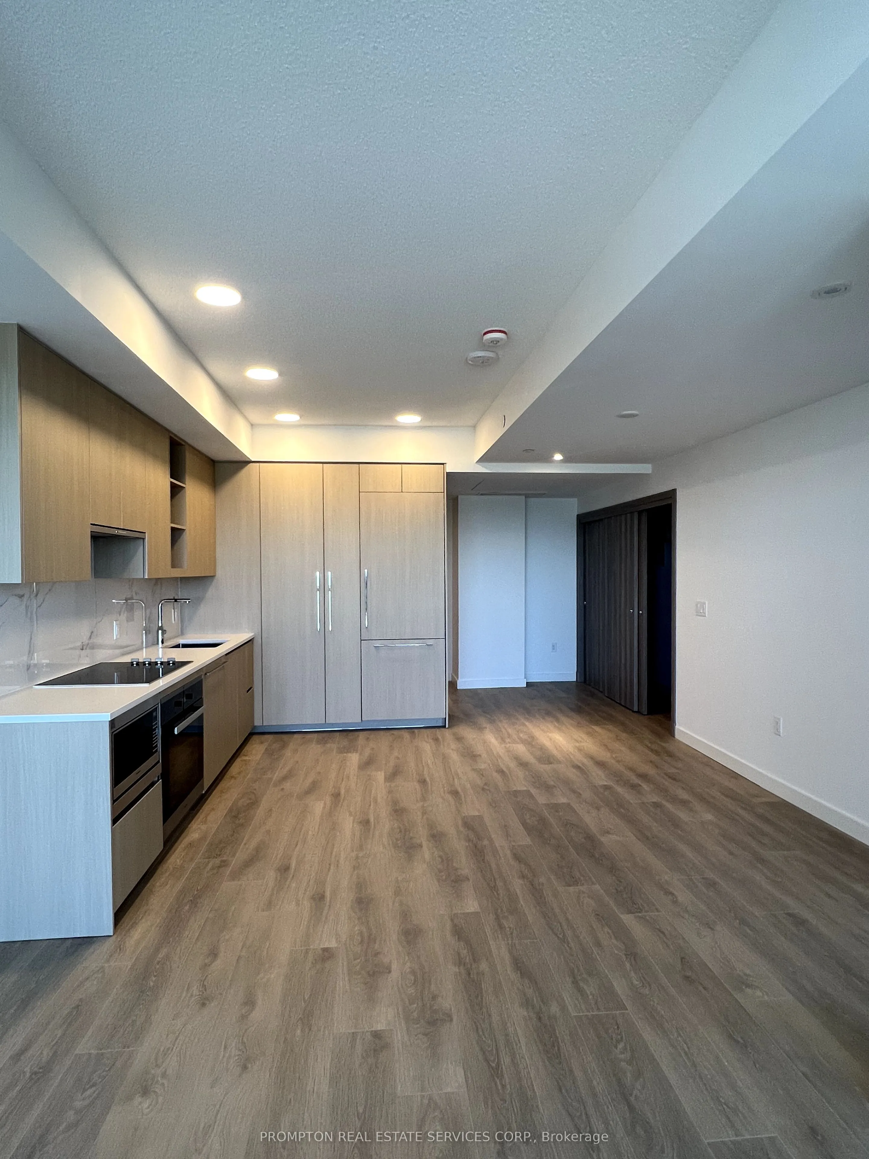 25 Mcmahon Drive, #2007