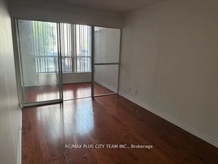 92 King Street E
