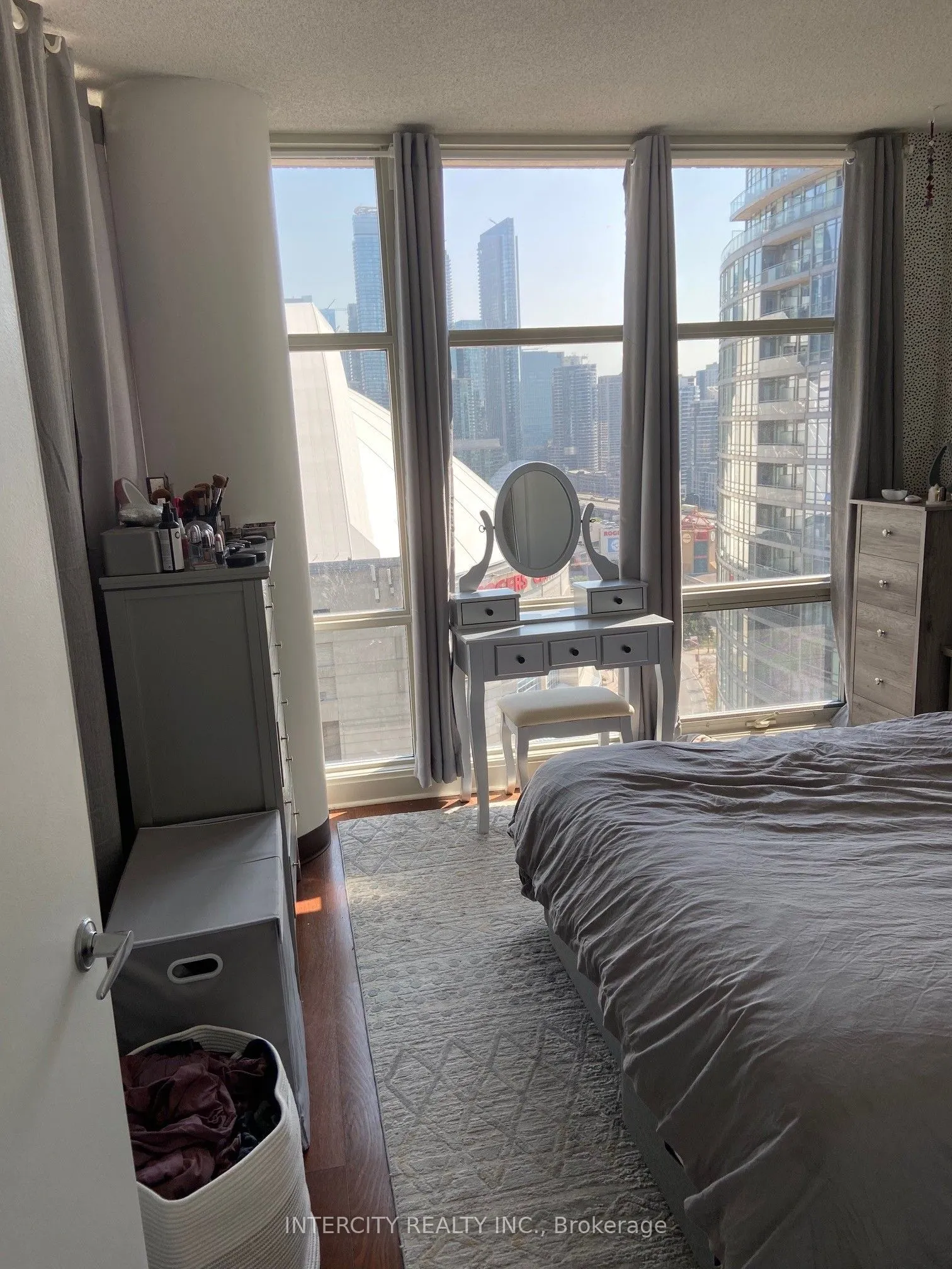 10 Navy Wharf Court, #2506