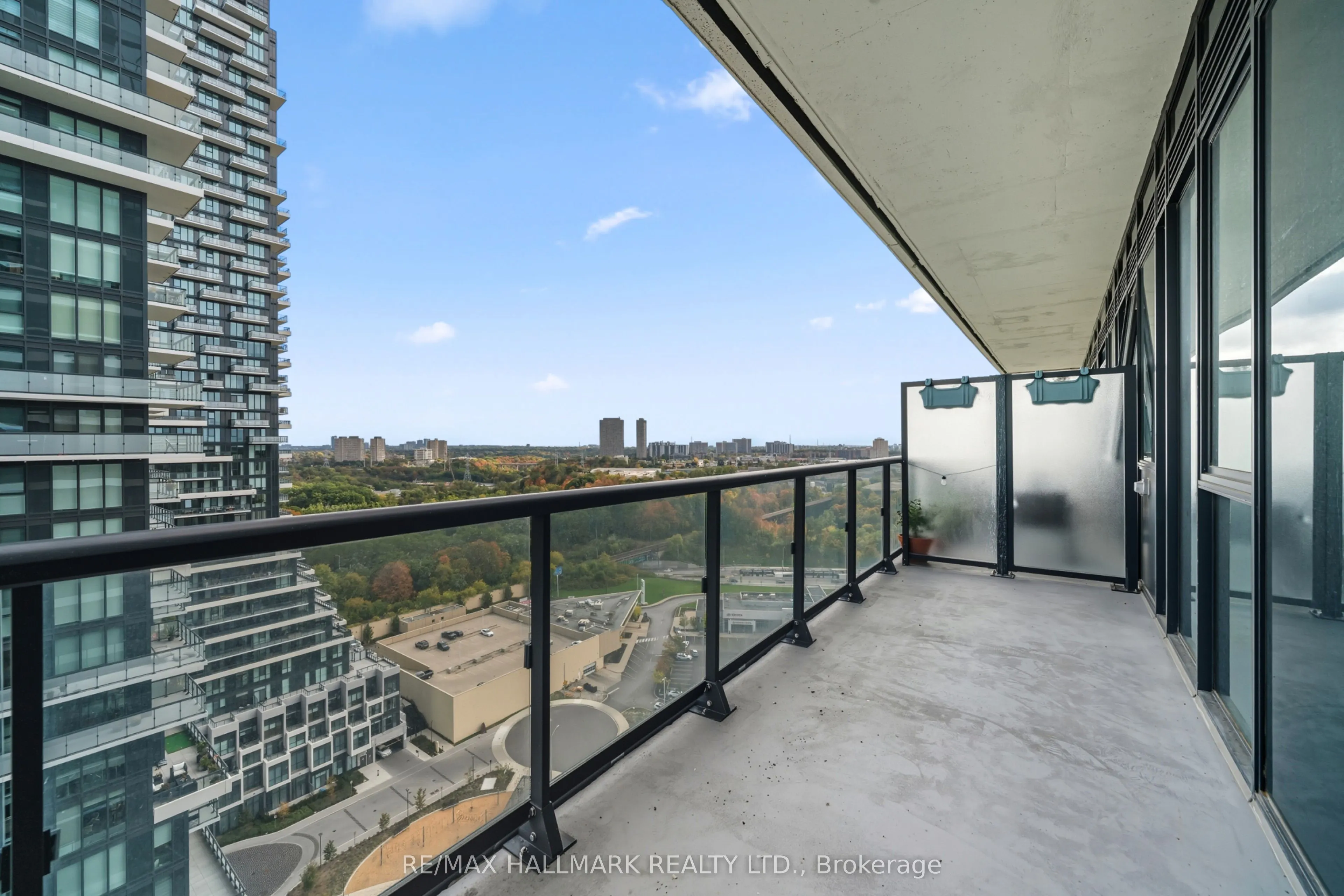 10 Inn On The Park Drive