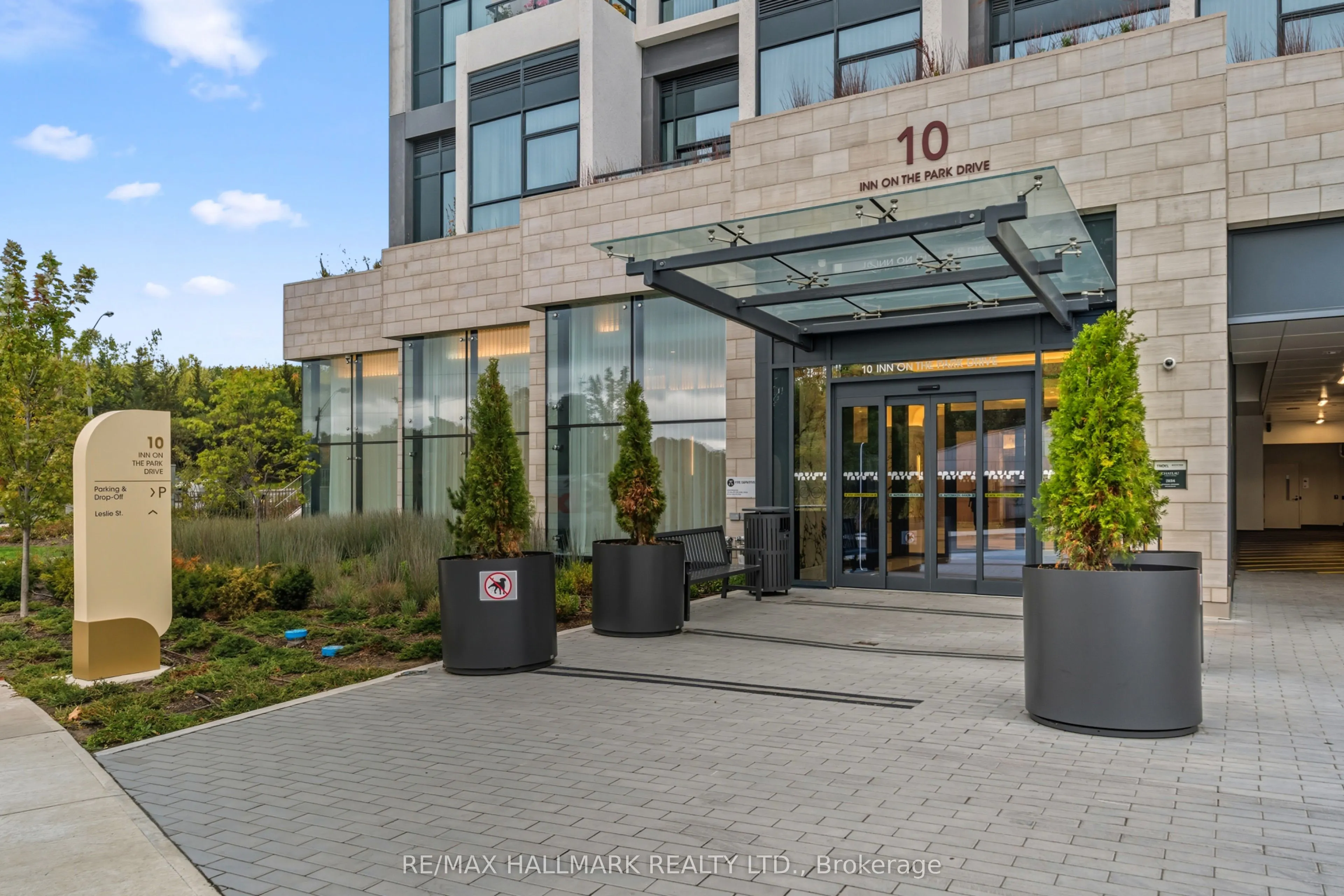 10 Inn On The Park Drive