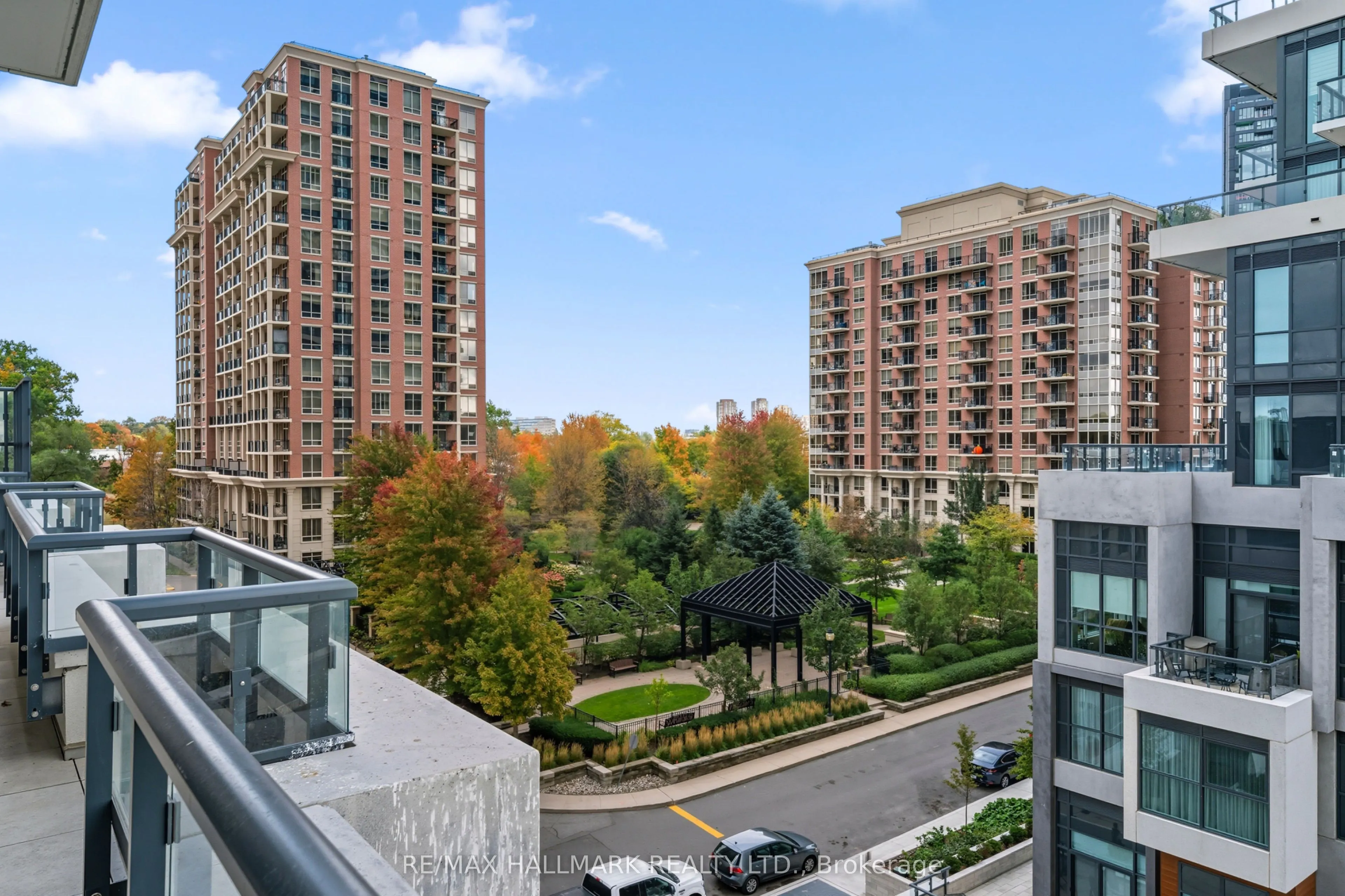 10 Inn On The Park Drive