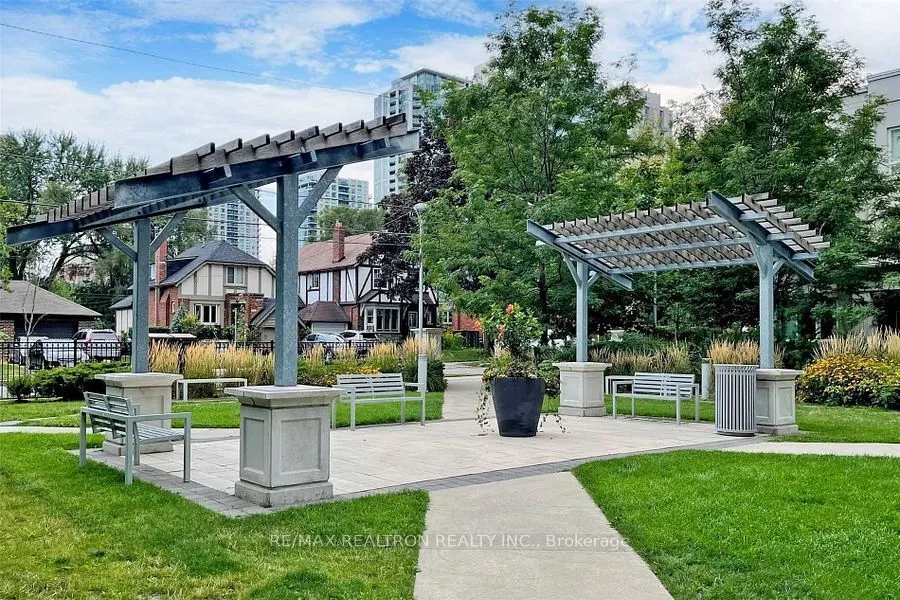 17 Anndale Drive, #2015