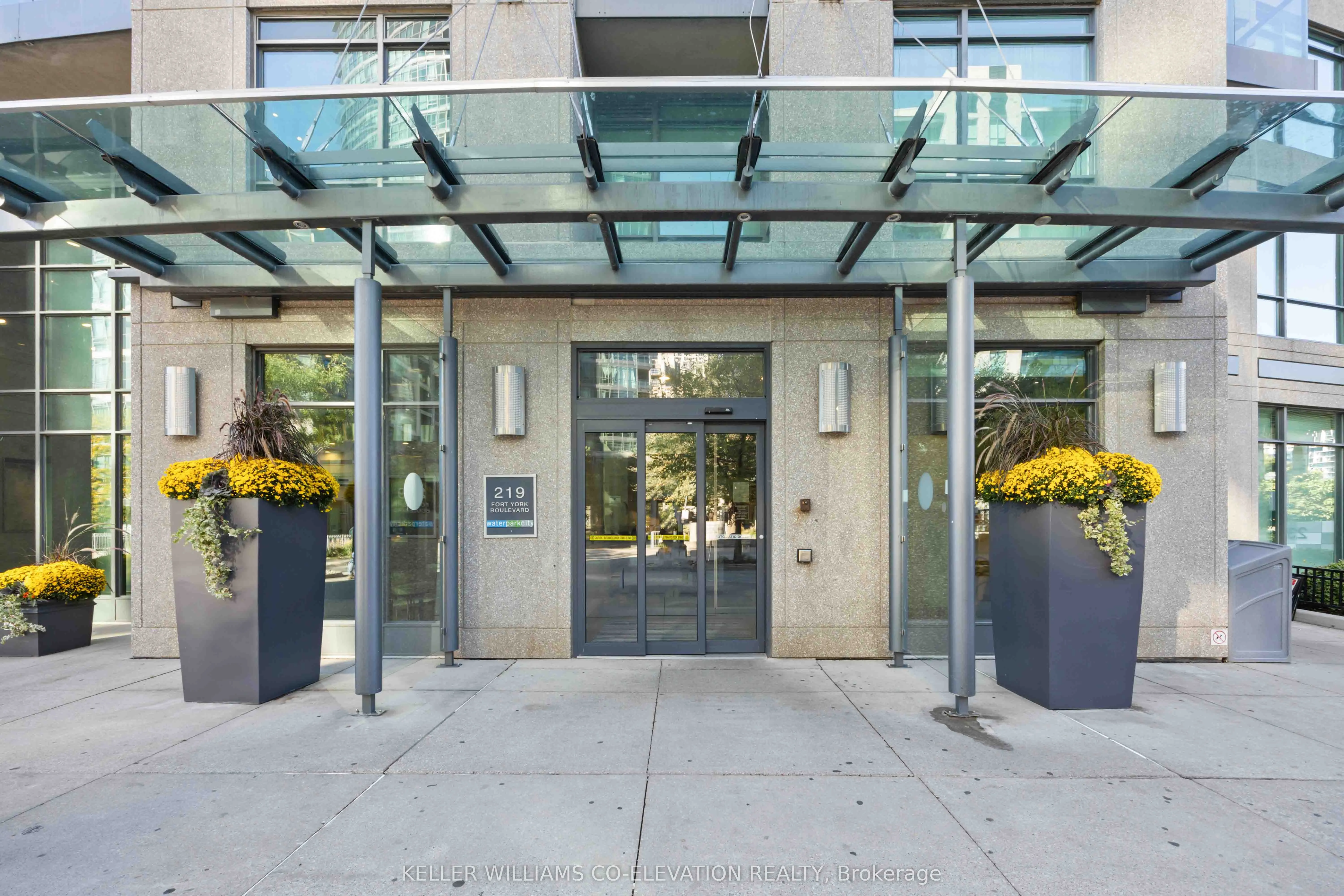 219 Fort York Boulevard, #2511