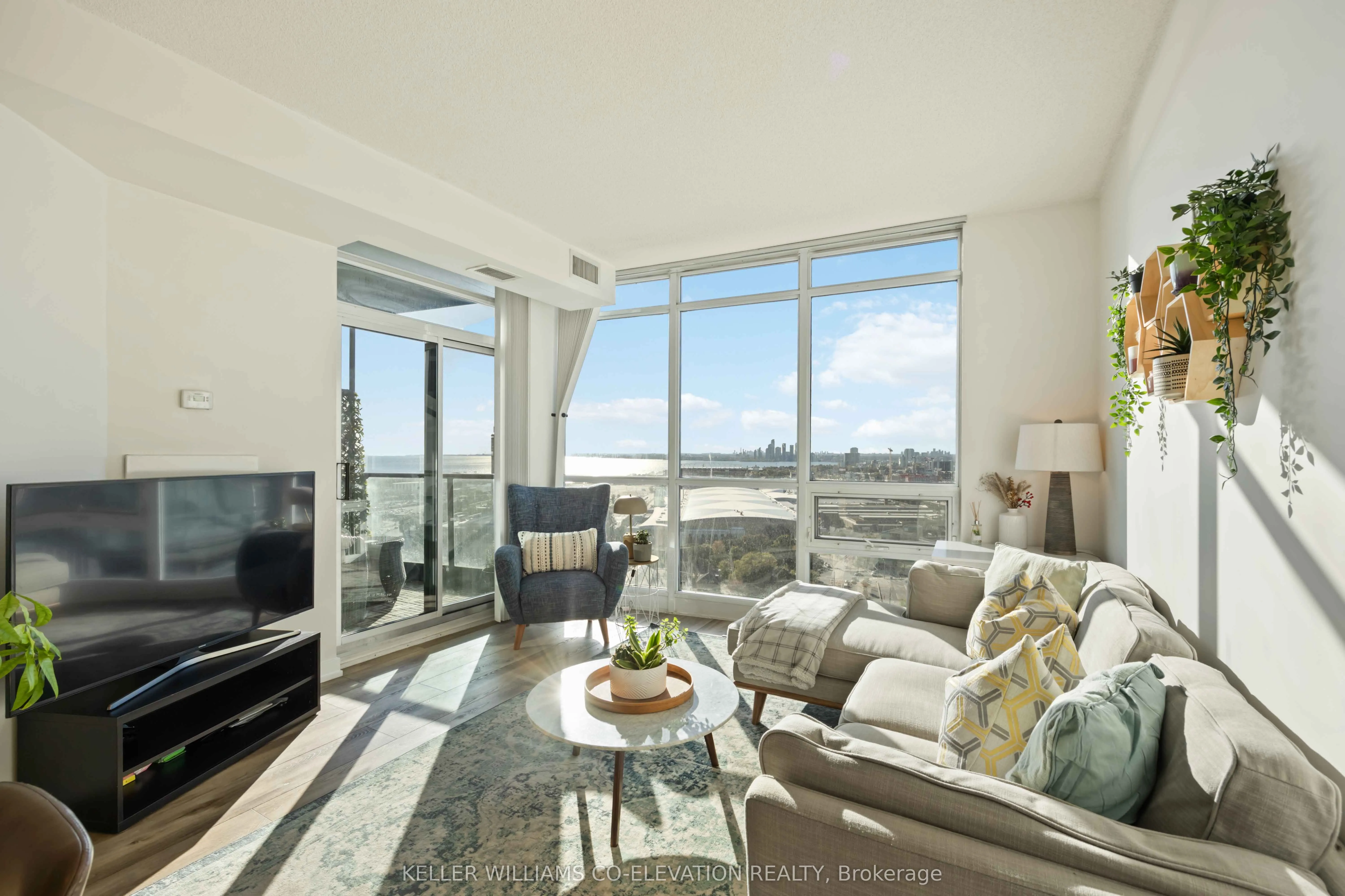 219 Fort York Boulevard, #2511