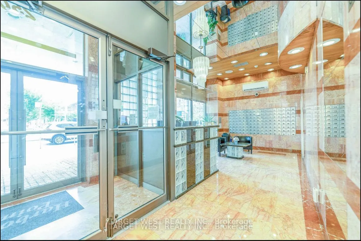 250 queens Quay